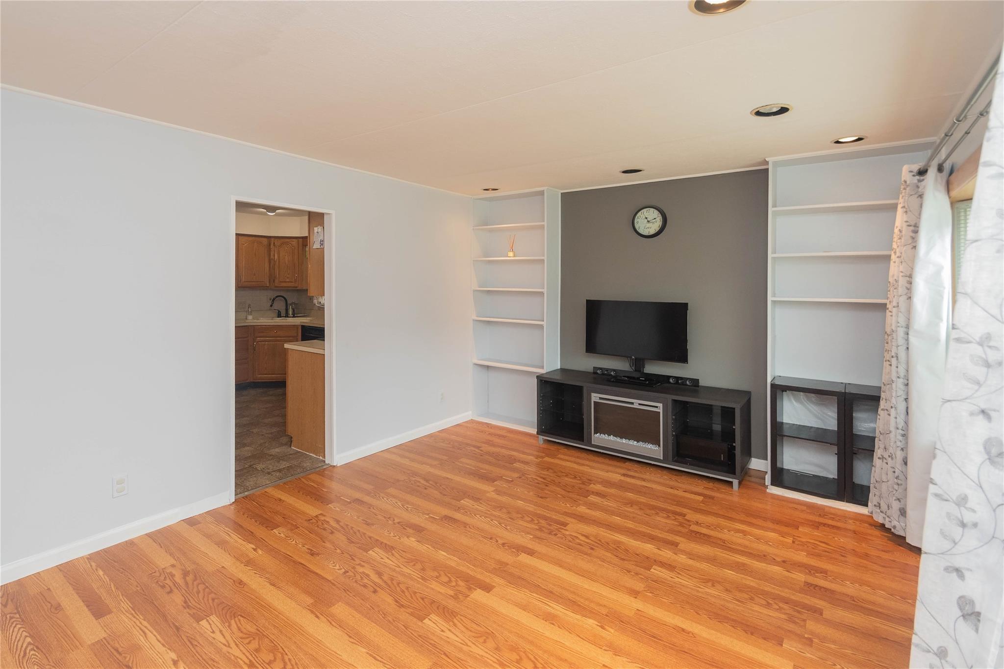 Single Family Peter Cooper  Dutchess County, NY 12601, MLS-885440-7