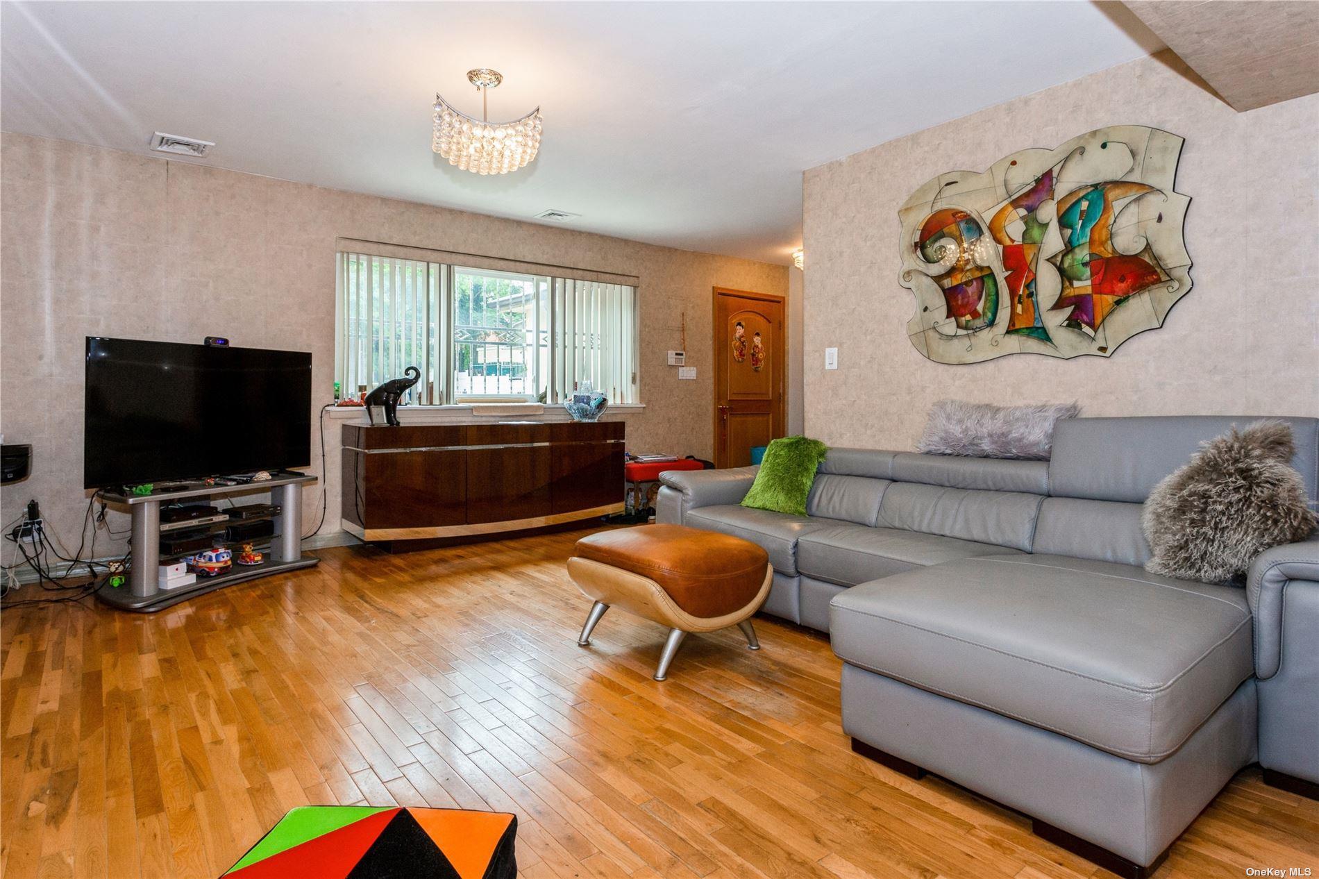 Single Family 64  Queens, NY 11375, MLS-885443-3
