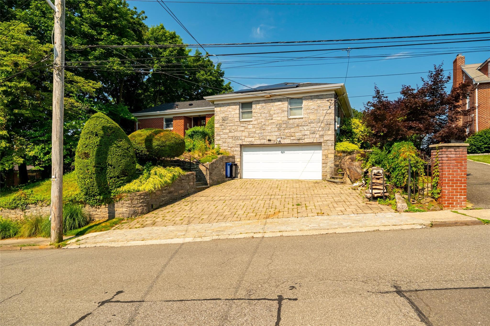Single Family Alta  Westchester County, NY 10705, MLS-885460-2