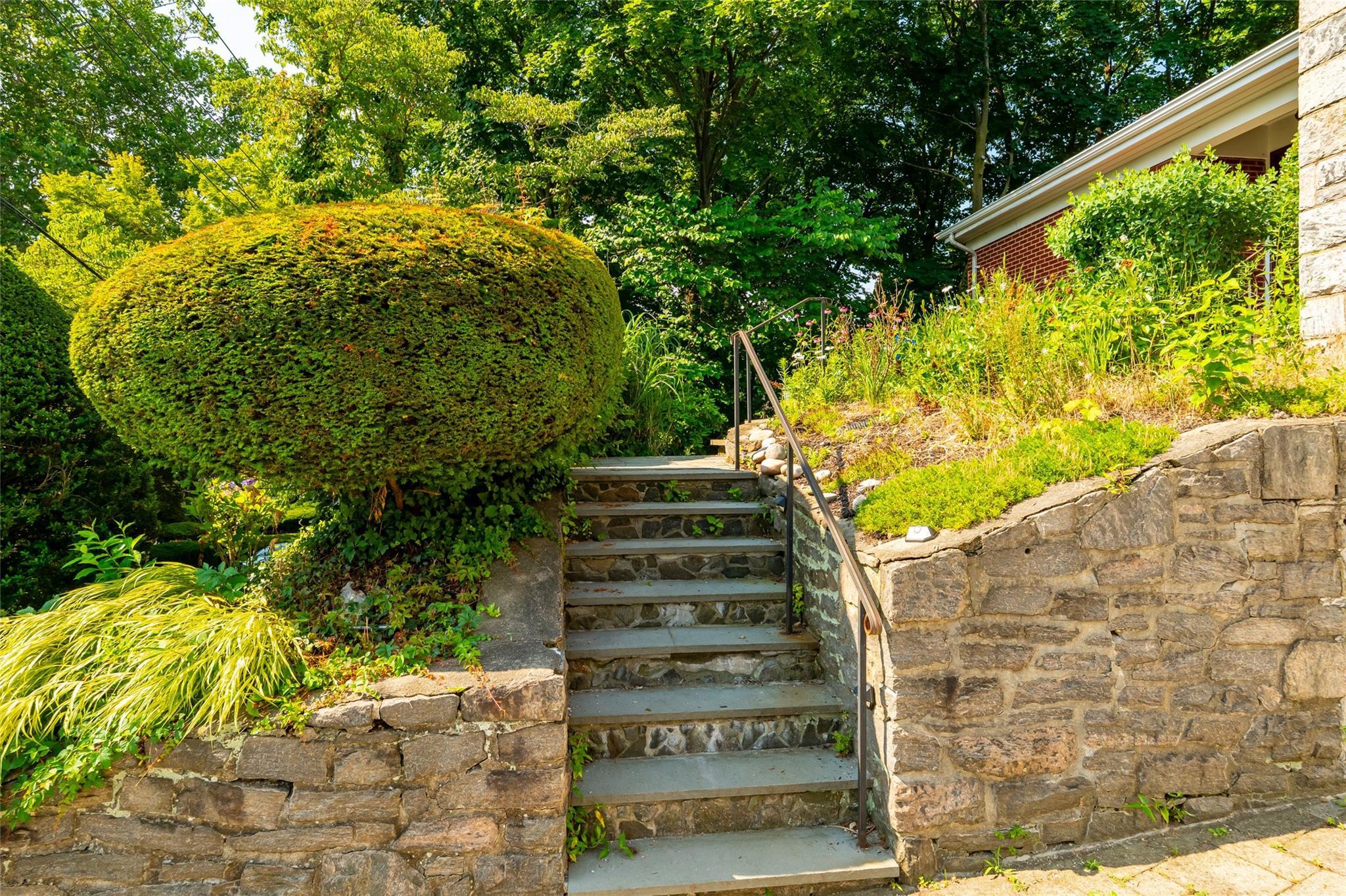 Single Family Alta  Westchester County, NY 10705, MLS-885460-4