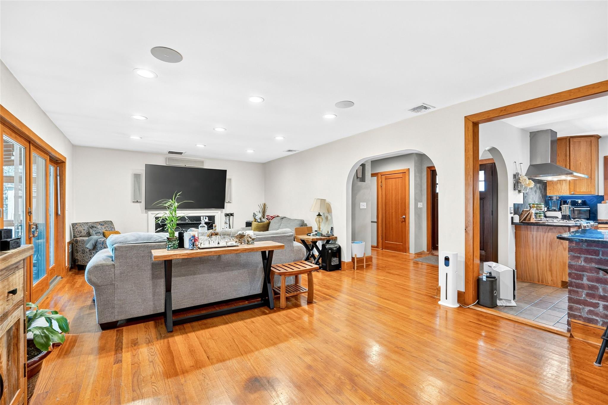 Single Family Alta  Westchester County, NY 10705, MLS-885460-8