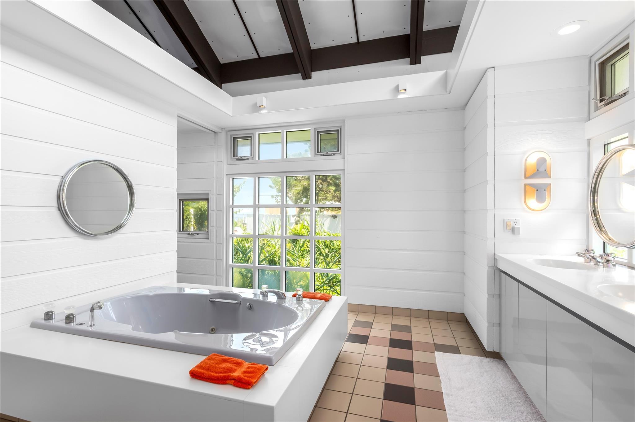 Single Family Bay Suffolk County, NY 11782, MLS-885473-16