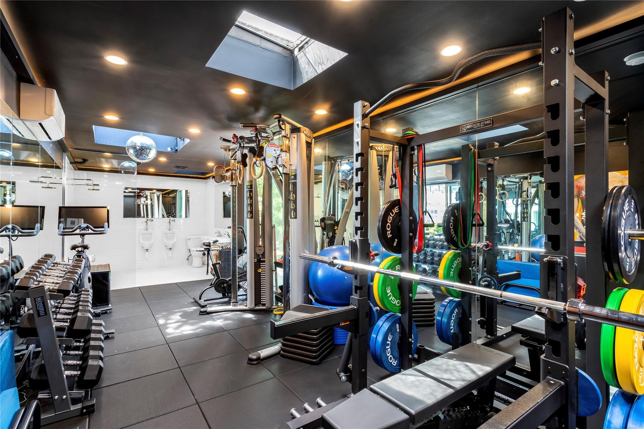 Single Family Bay Suffolk County, NY 11782, MLS-885473-20