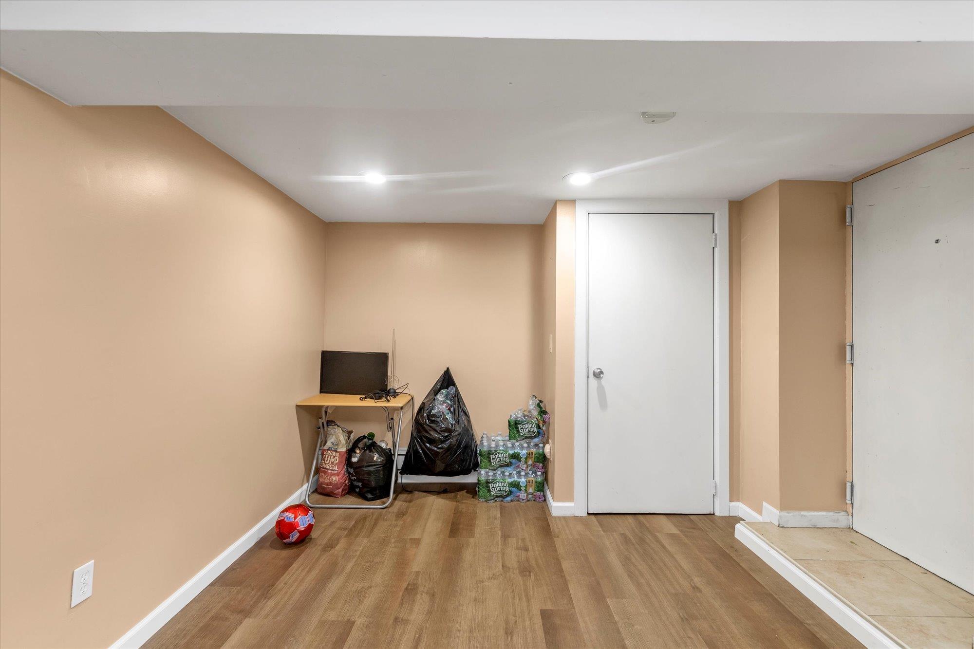 Single Family 110  Queens, NY 11369, MLS-885516-10