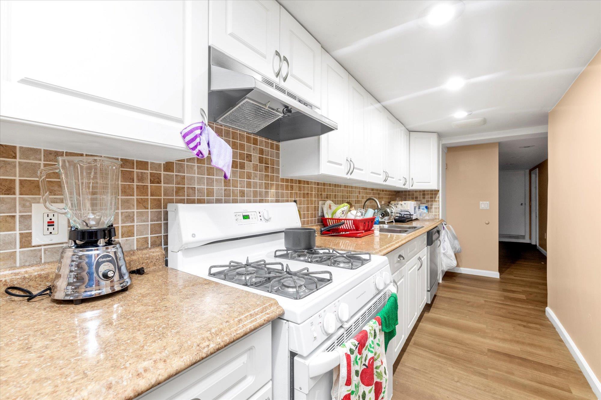 Single Family 110  Queens, NY 11369, MLS-885516-13