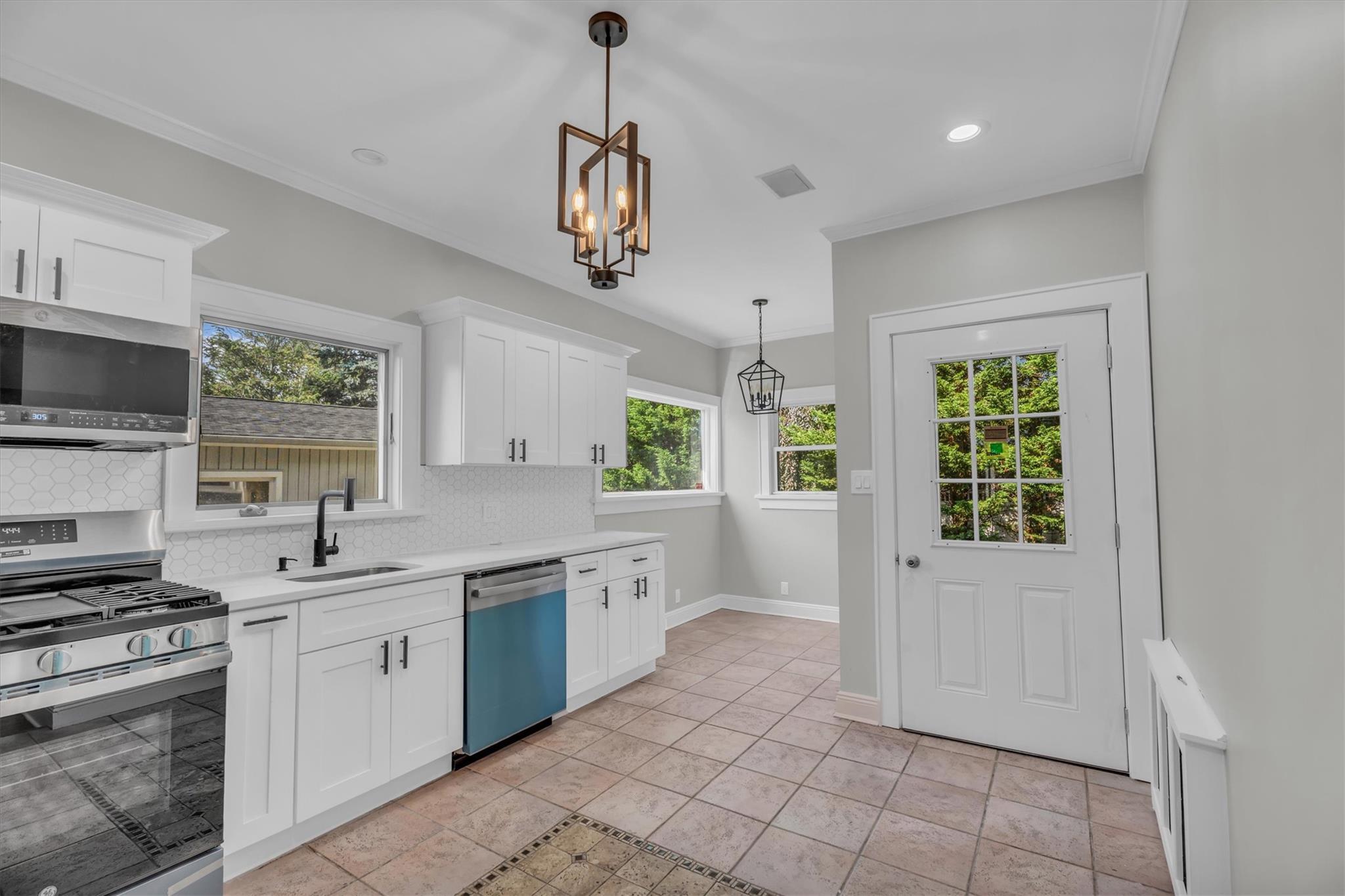 Single Family Deer Park  Suffolk County, NY 11702, MLS-885518-6