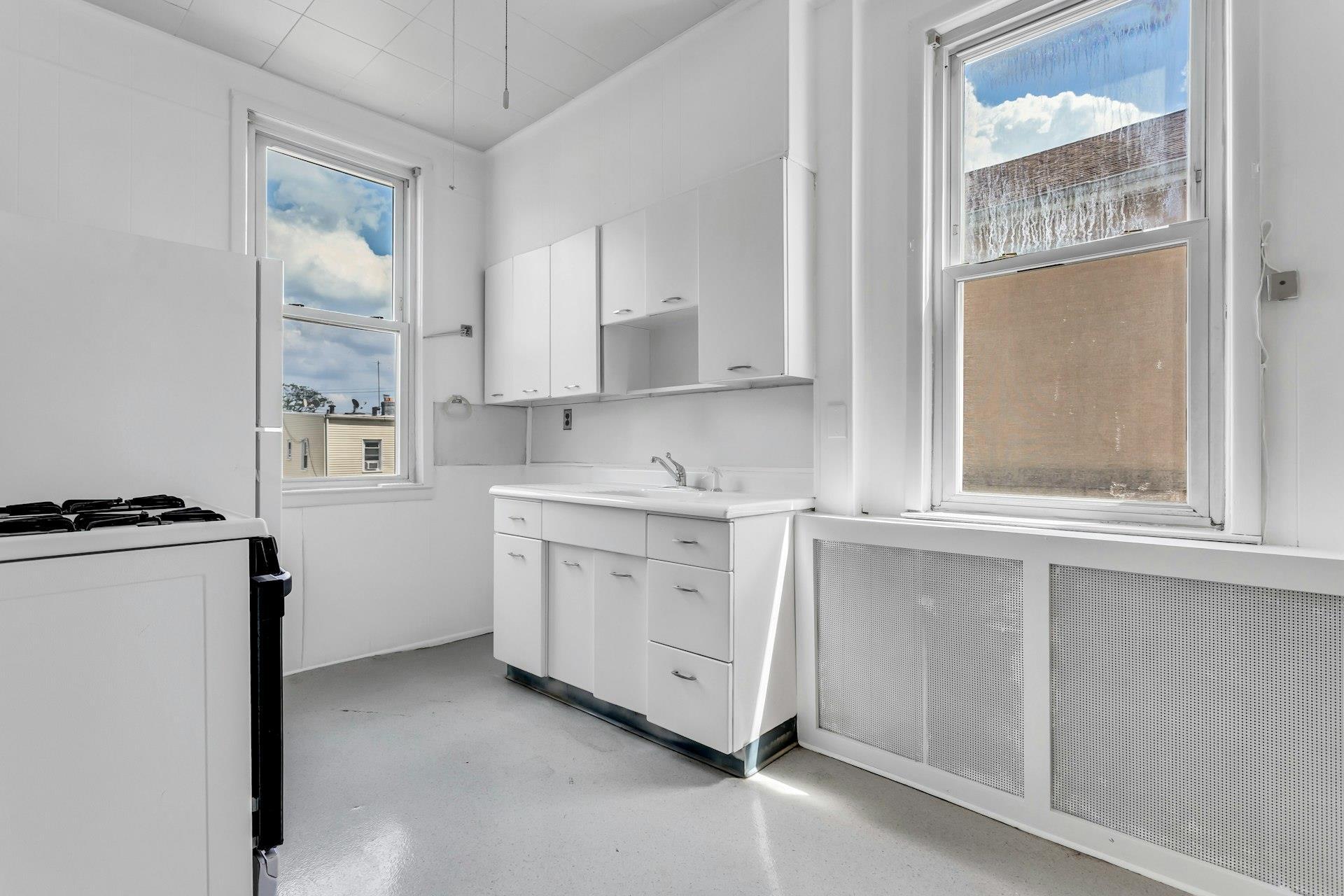 Single Family 126  Queens, NY 11356, MLS-885548-21