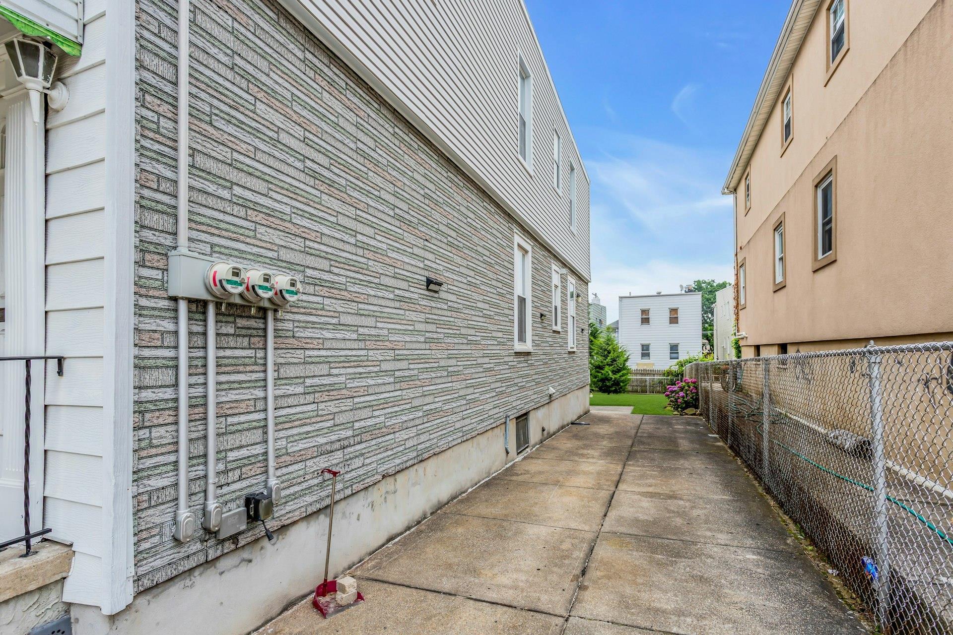 Single Family 126  Queens, NY 11356, MLS-885548-25