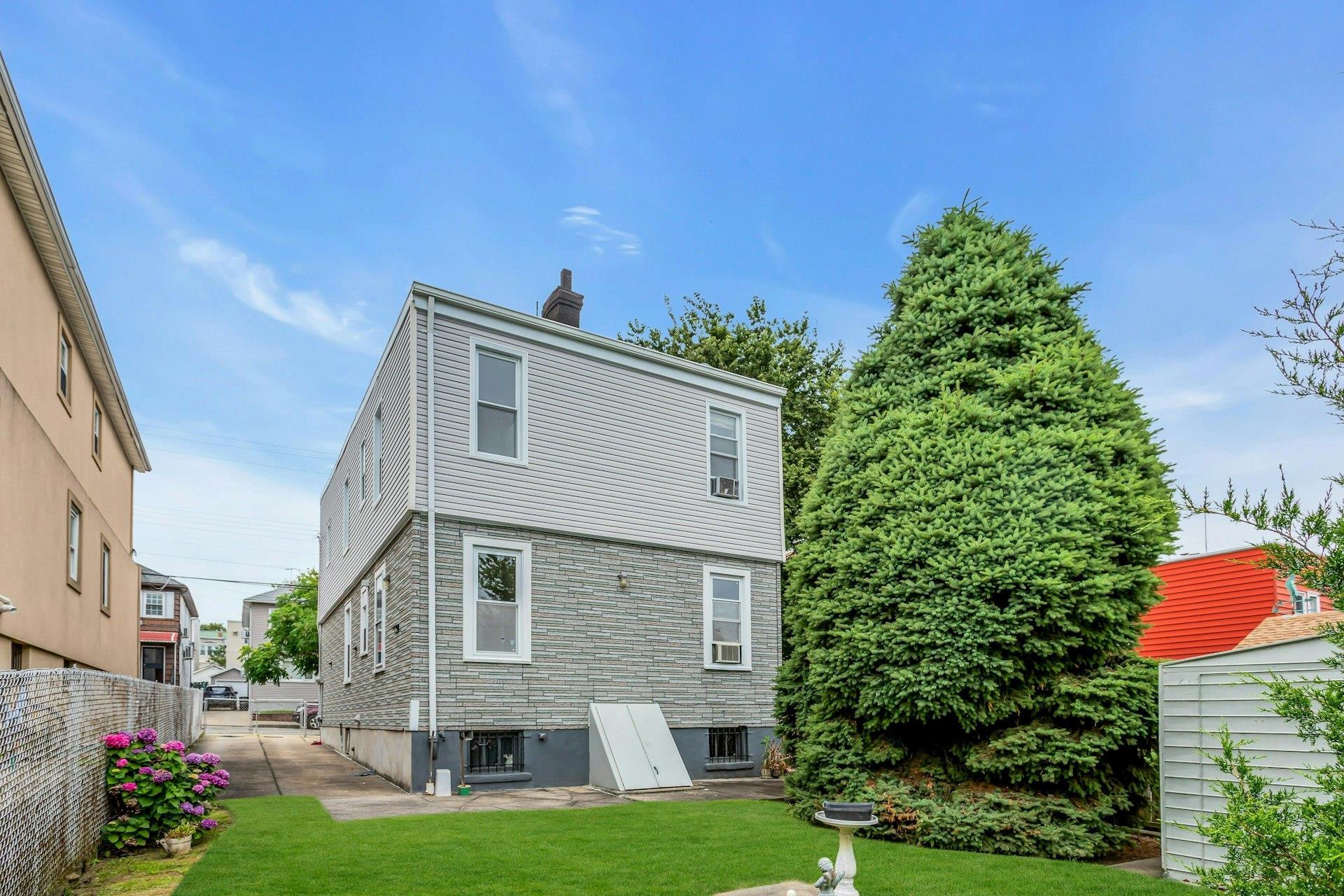 Single Family 126  Queens, NY 11356, MLS-885548-27