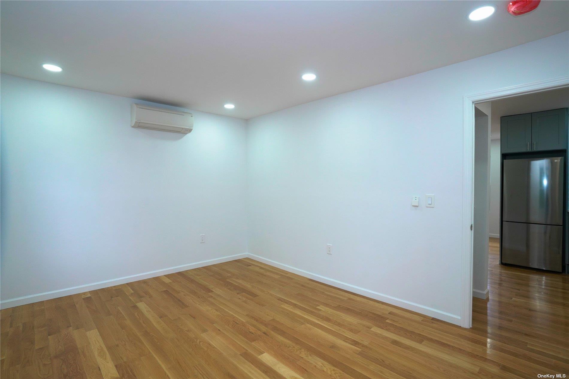 Single Family 89  Queens, NY 11421, MLS-885560-15