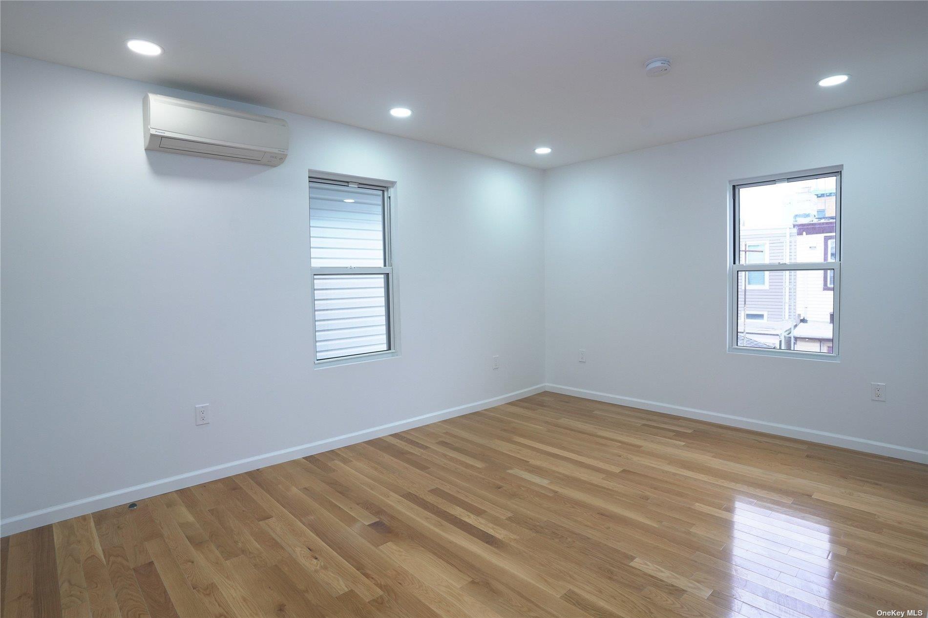 Single Family 89  Queens, NY 11421, MLS-885560-16