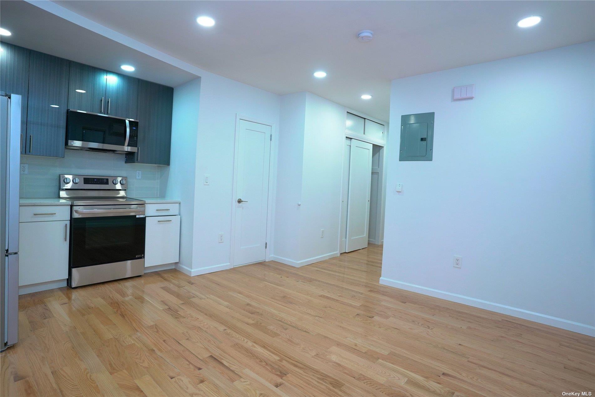 Single Family 89  Queens, NY 11421, MLS-885560-5