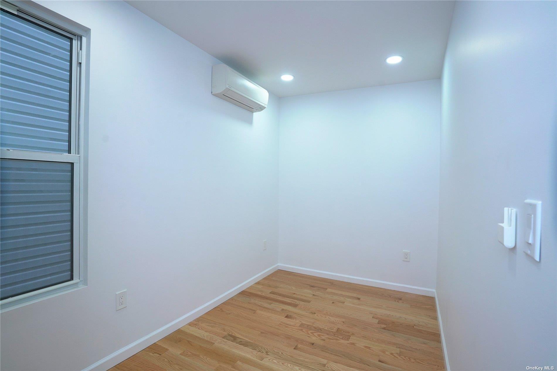 Single Family 89  Queens, NY 11421, MLS-885560-9