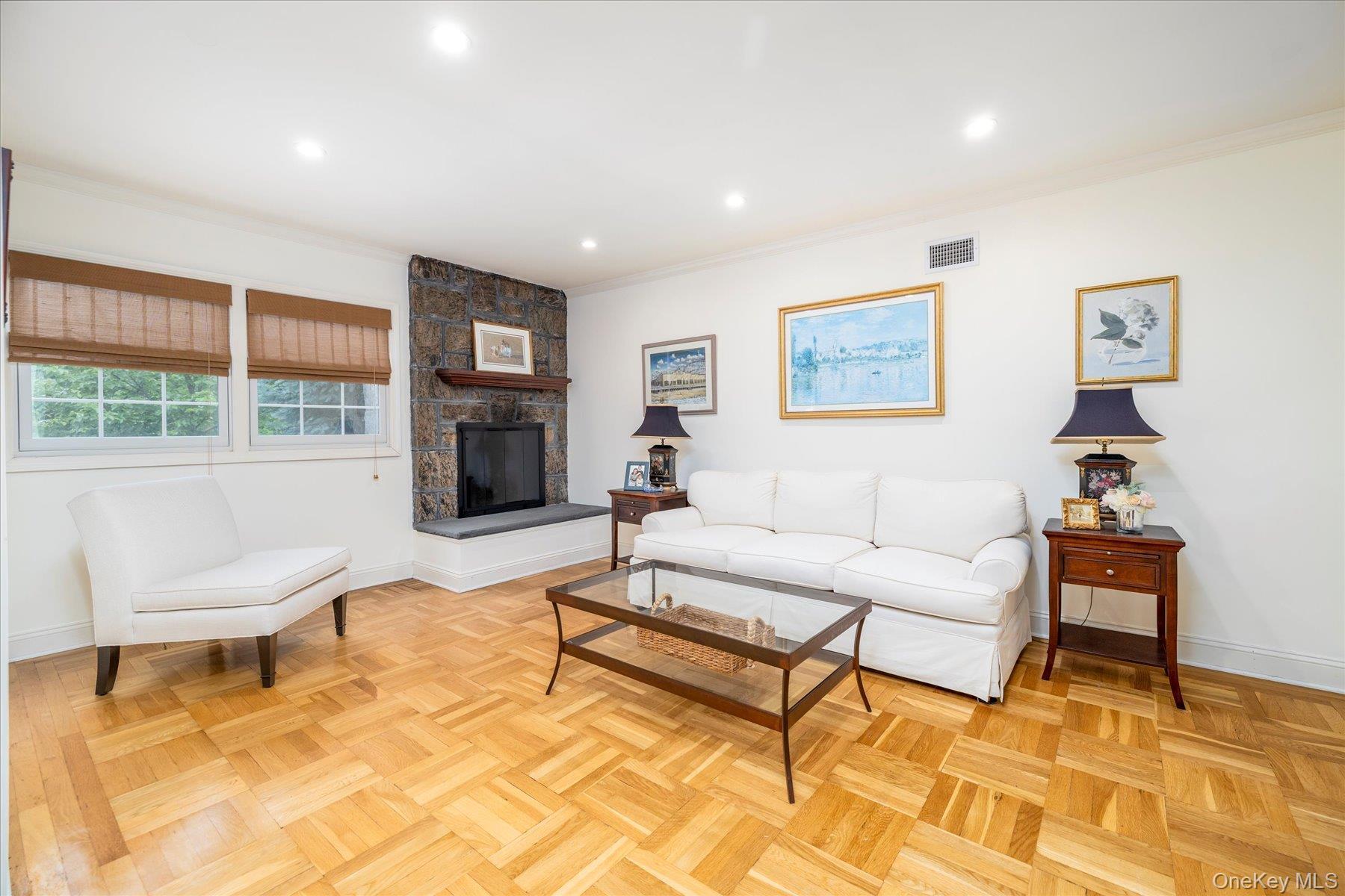 Single Family Blenheim Nassau County, NY 11570, MLS-885565-11