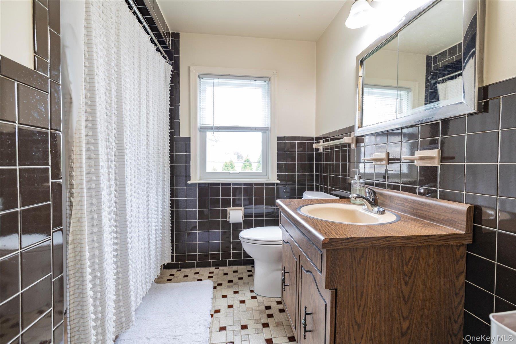 Single Family Blenheim Nassau County, NY 11570, MLS-885565-30