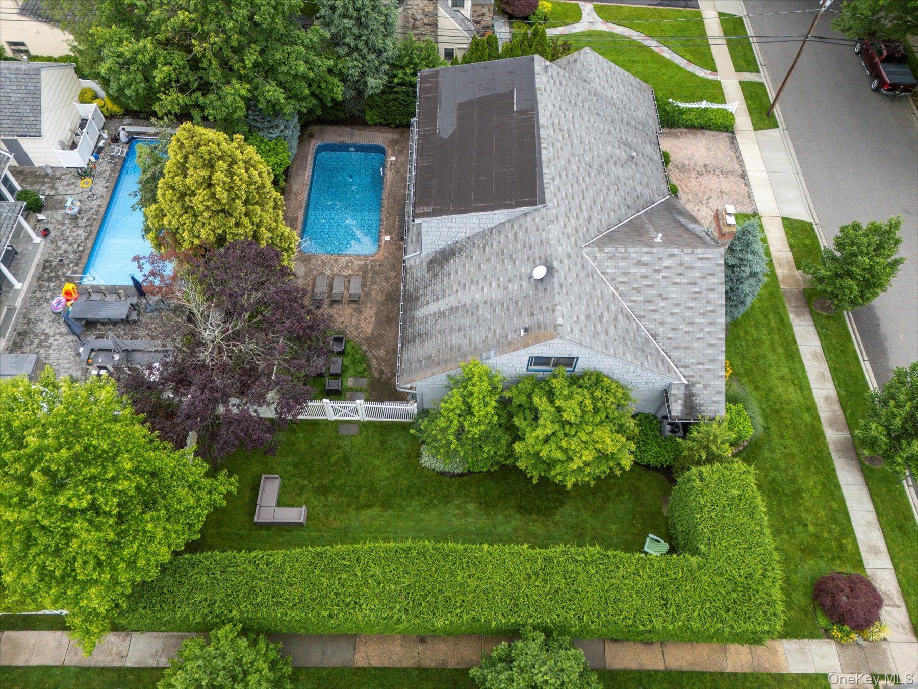 Single Family Blenheim Nassau County, NY 11570, MLS-885565-4