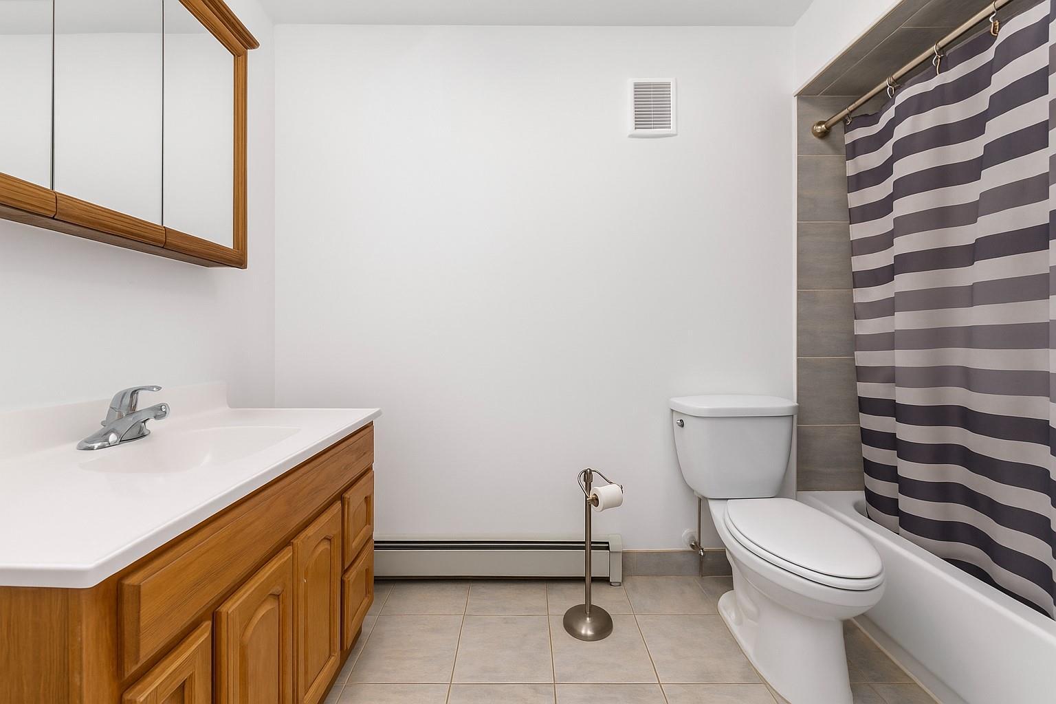Single Family Centreville  Queens, NY 11417, MLS-885610-19