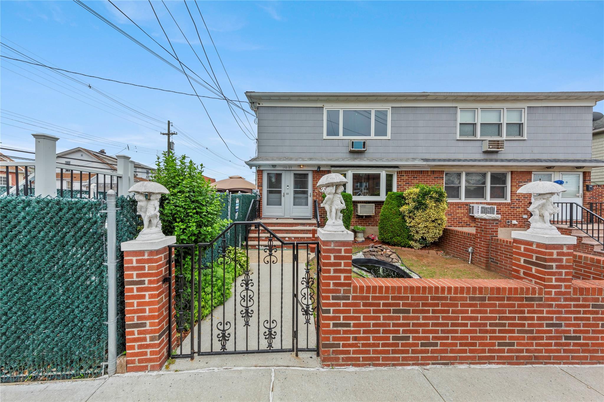 Single Family Centreville  Queens, NY 11417, MLS-885610-2