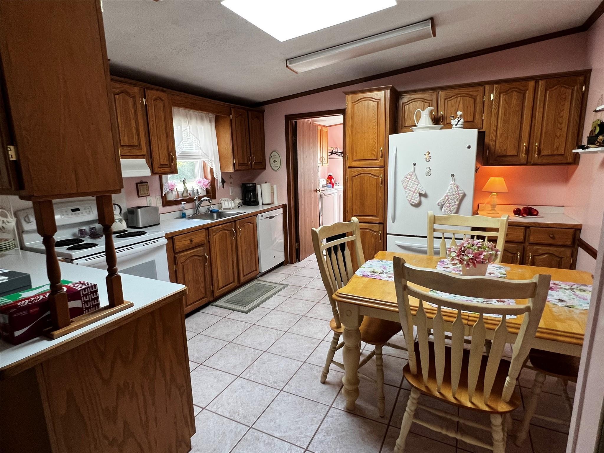 Single Family Fresh Pond  Suffolk County, NY 11933, MLS-885614-3