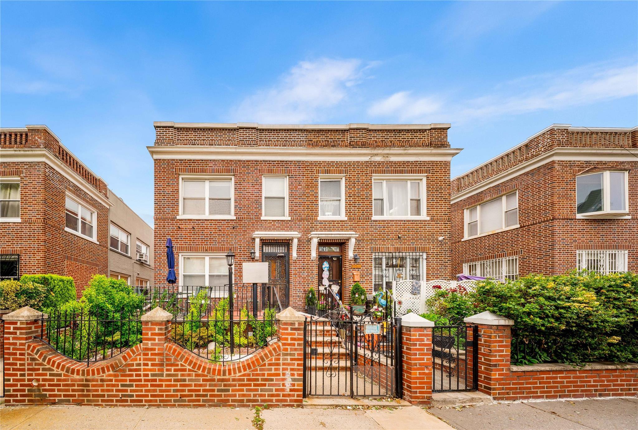 Single Family 24th  Queens, NY 11105, MLS-885658-2