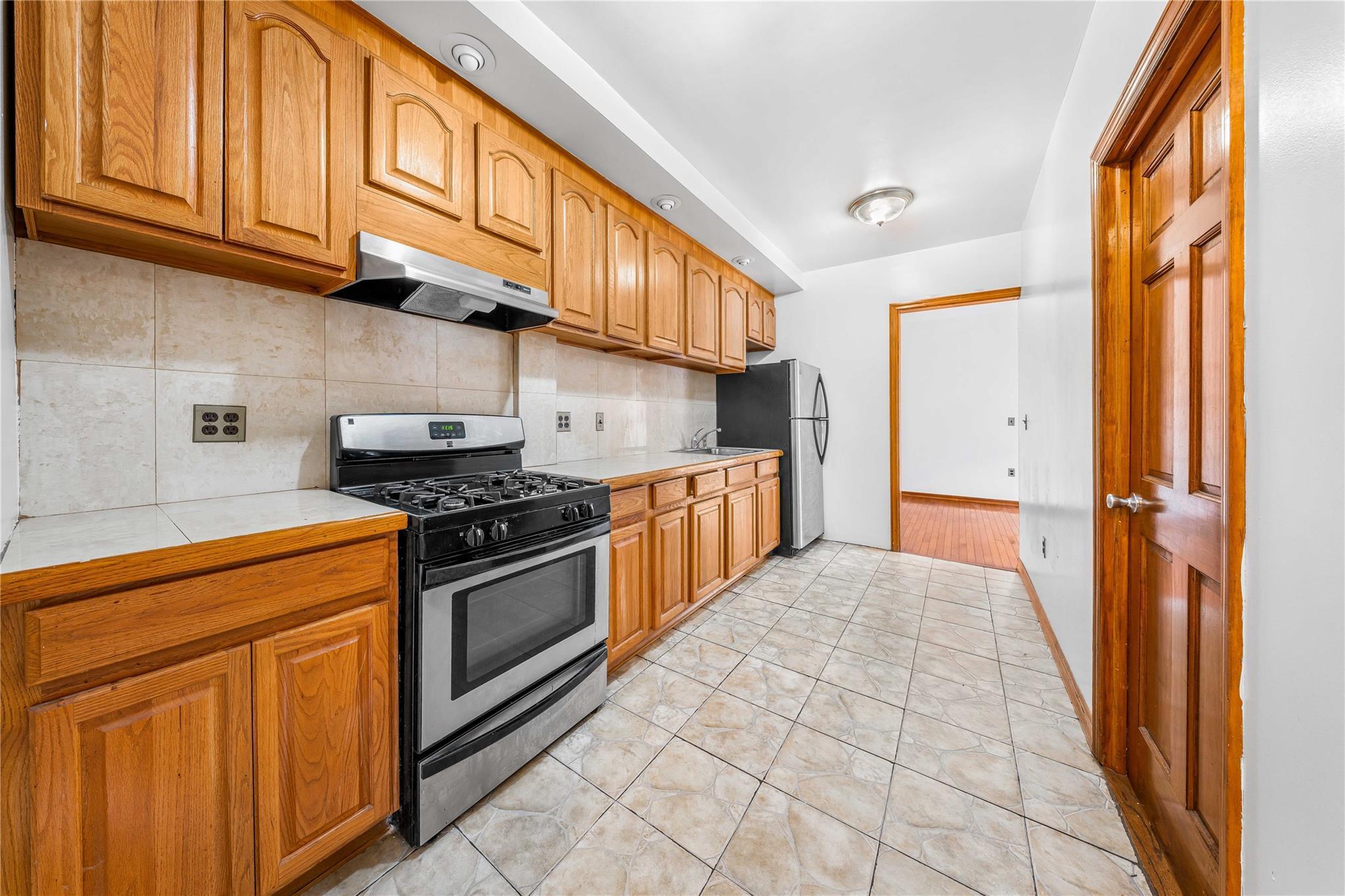 Single Family 24th  Queens, NY 11105, MLS-885658-23