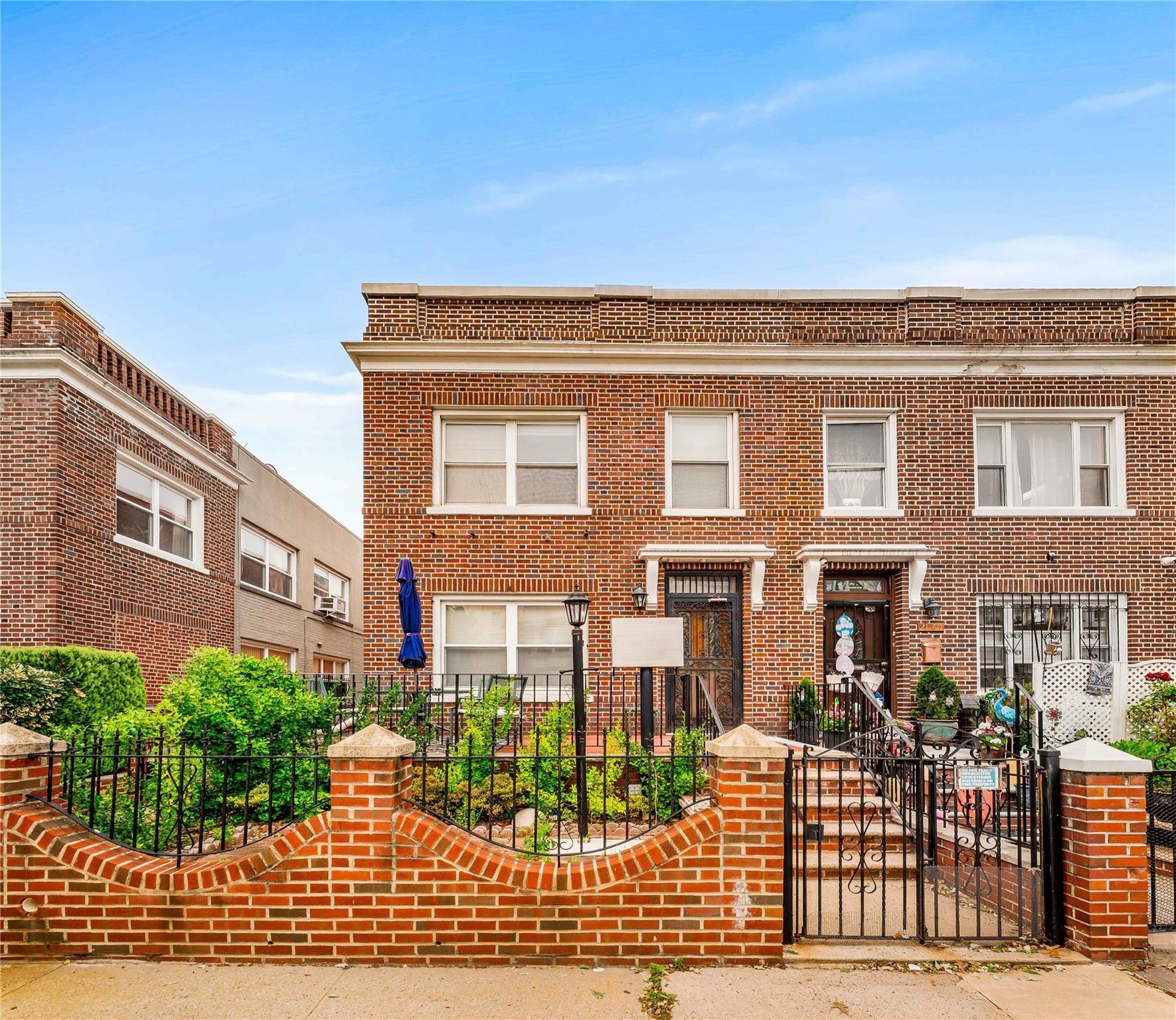 Single Family 24th  Queens, NY 11105, MLS-885658-4