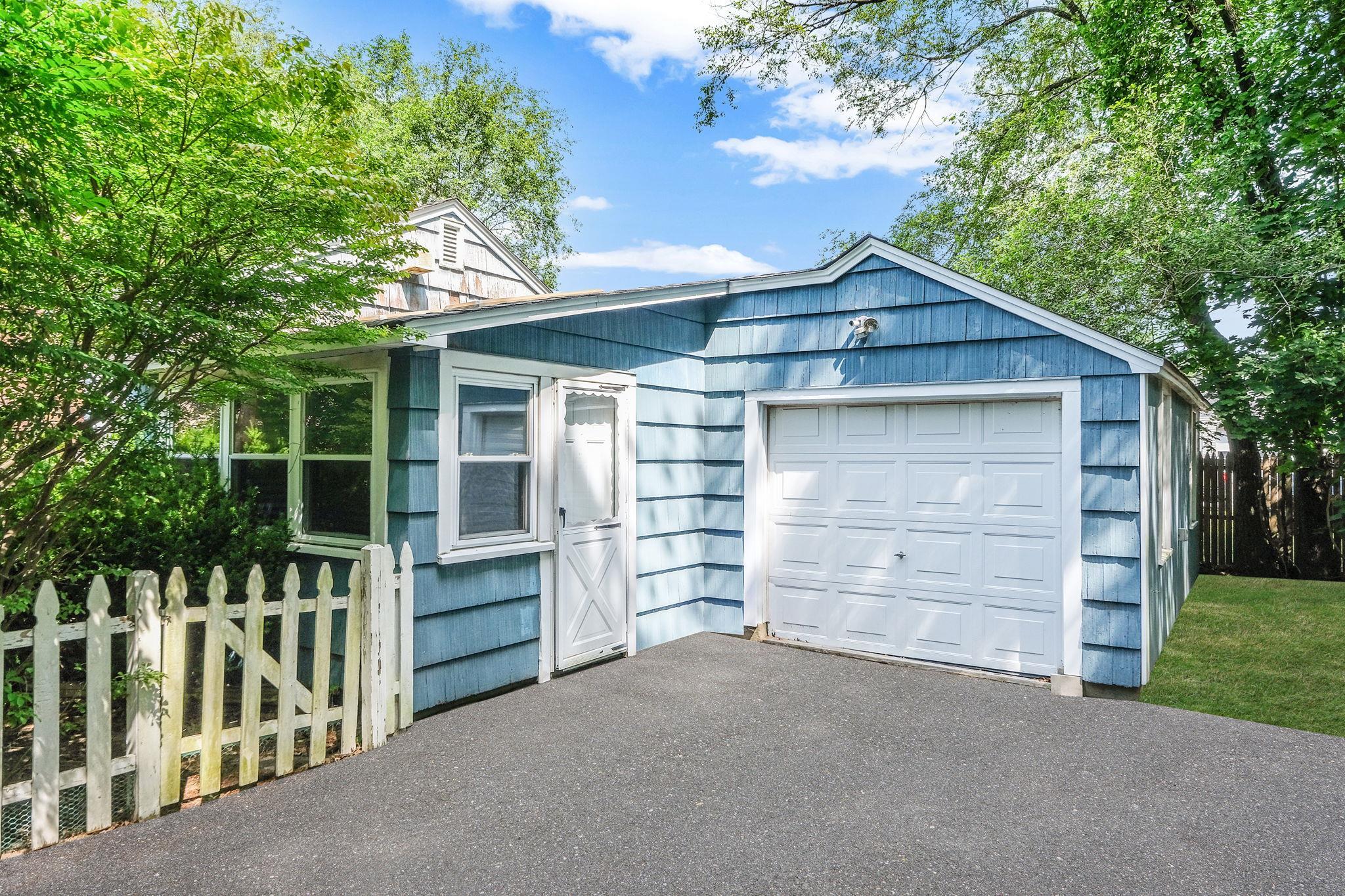 Single Family Private  Suffolk County, NY 11763, MLS-885675-3