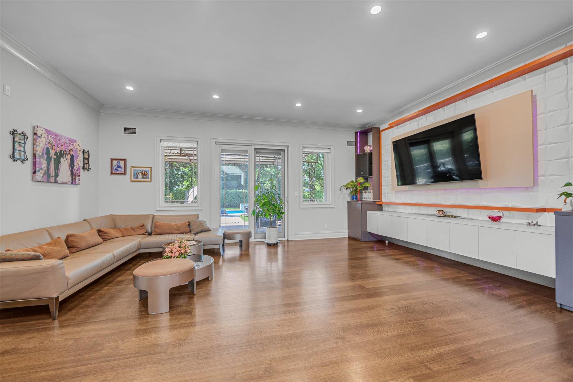 Single Family Dolphin Nassau County, NY 11598, MLS-885705-12