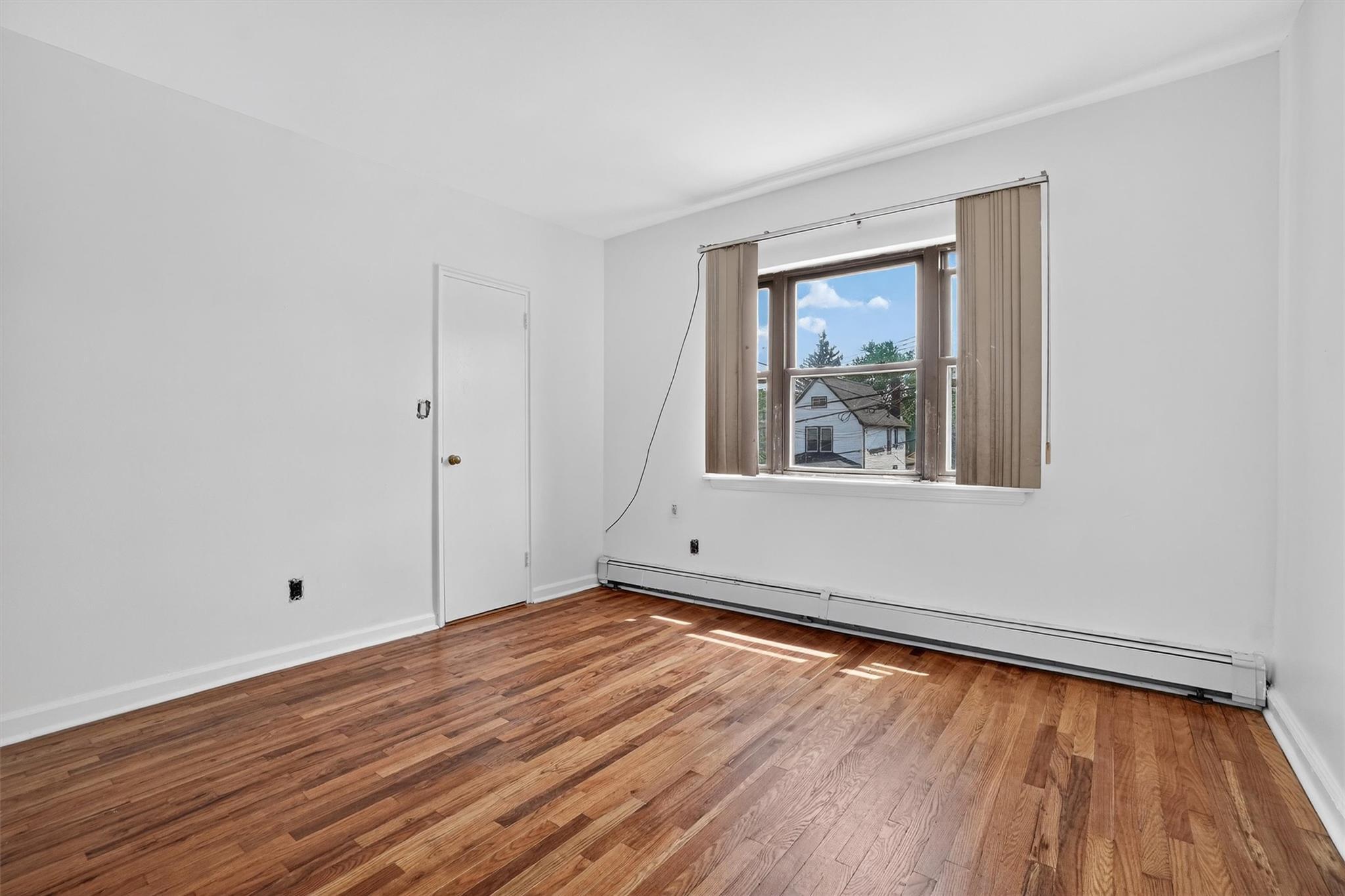 Single Family 229th  Bronx, NY 10466, MLS-885706-12