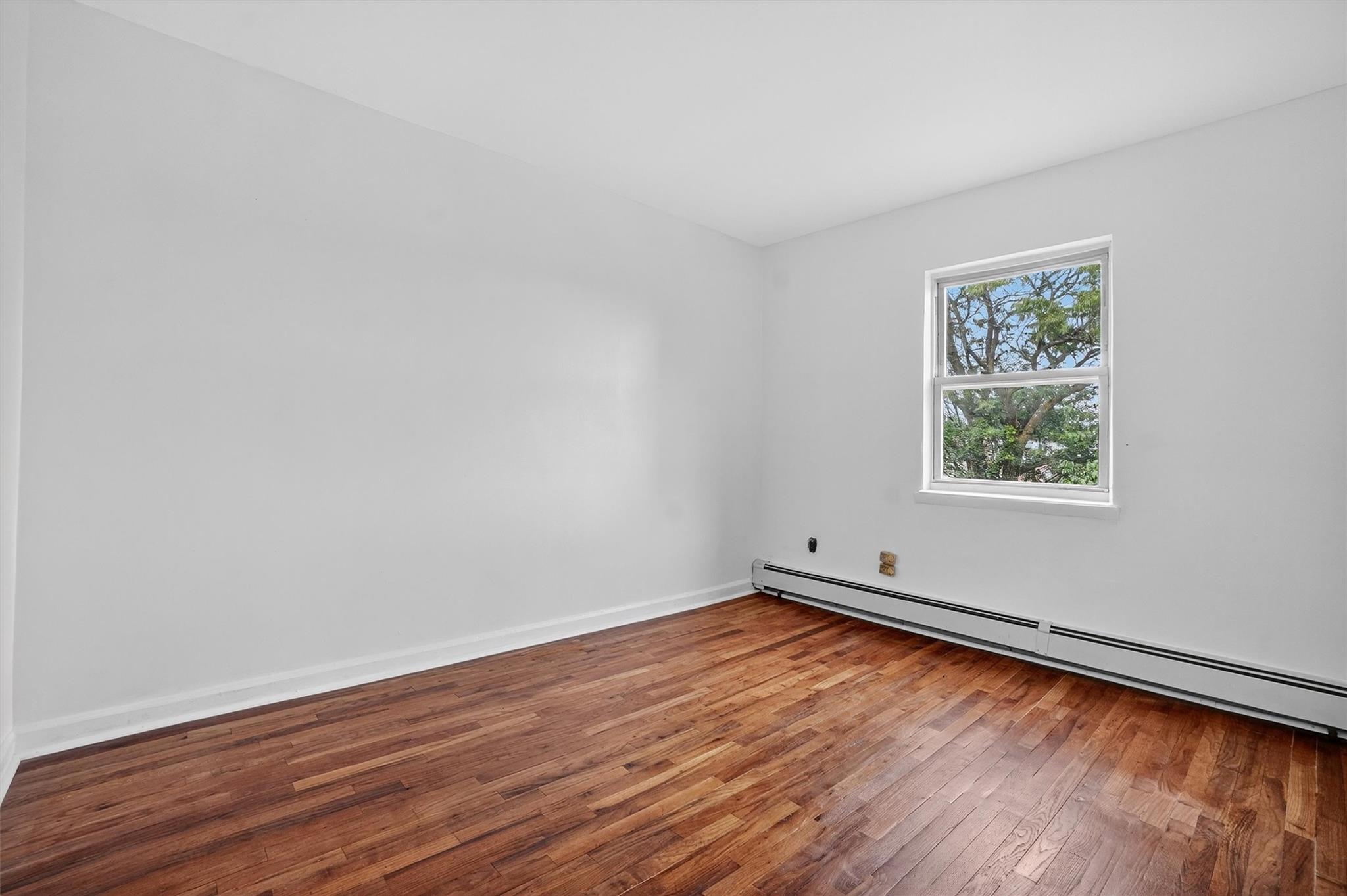 Single Family 229th  Bronx, NY 10466, MLS-885706-14