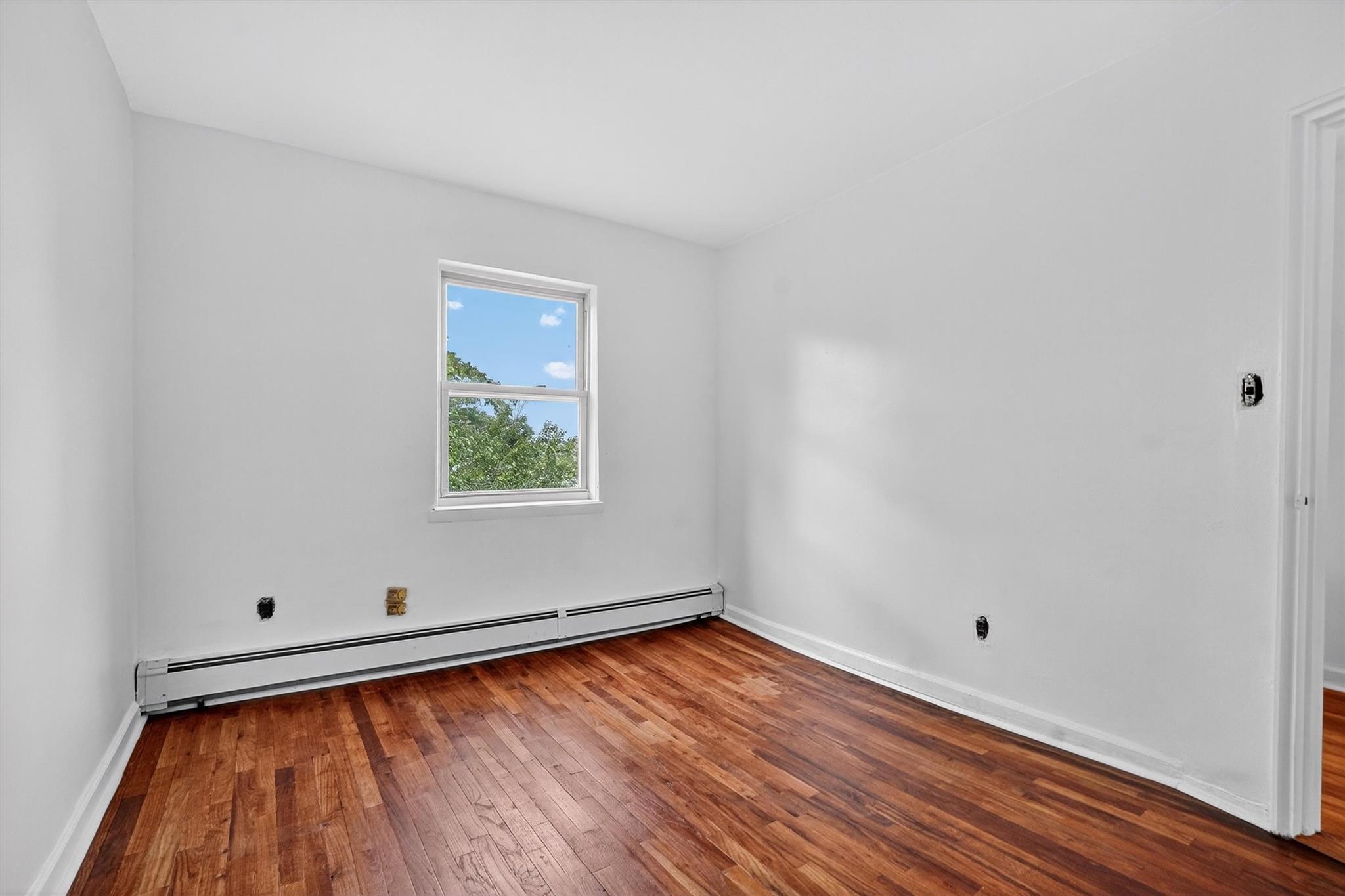 Single Family 229th  Bronx, NY 10466, MLS-885706-15