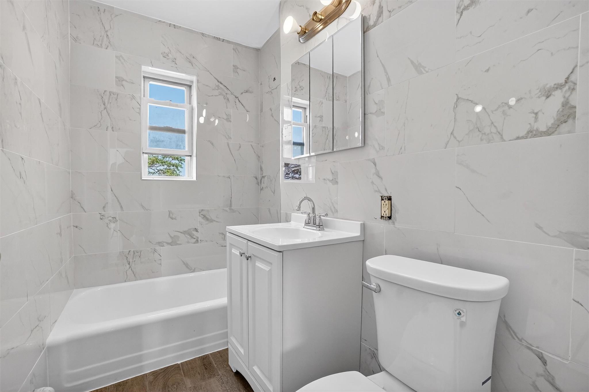 Single Family 229th  Bronx, NY 10466, MLS-885706-16