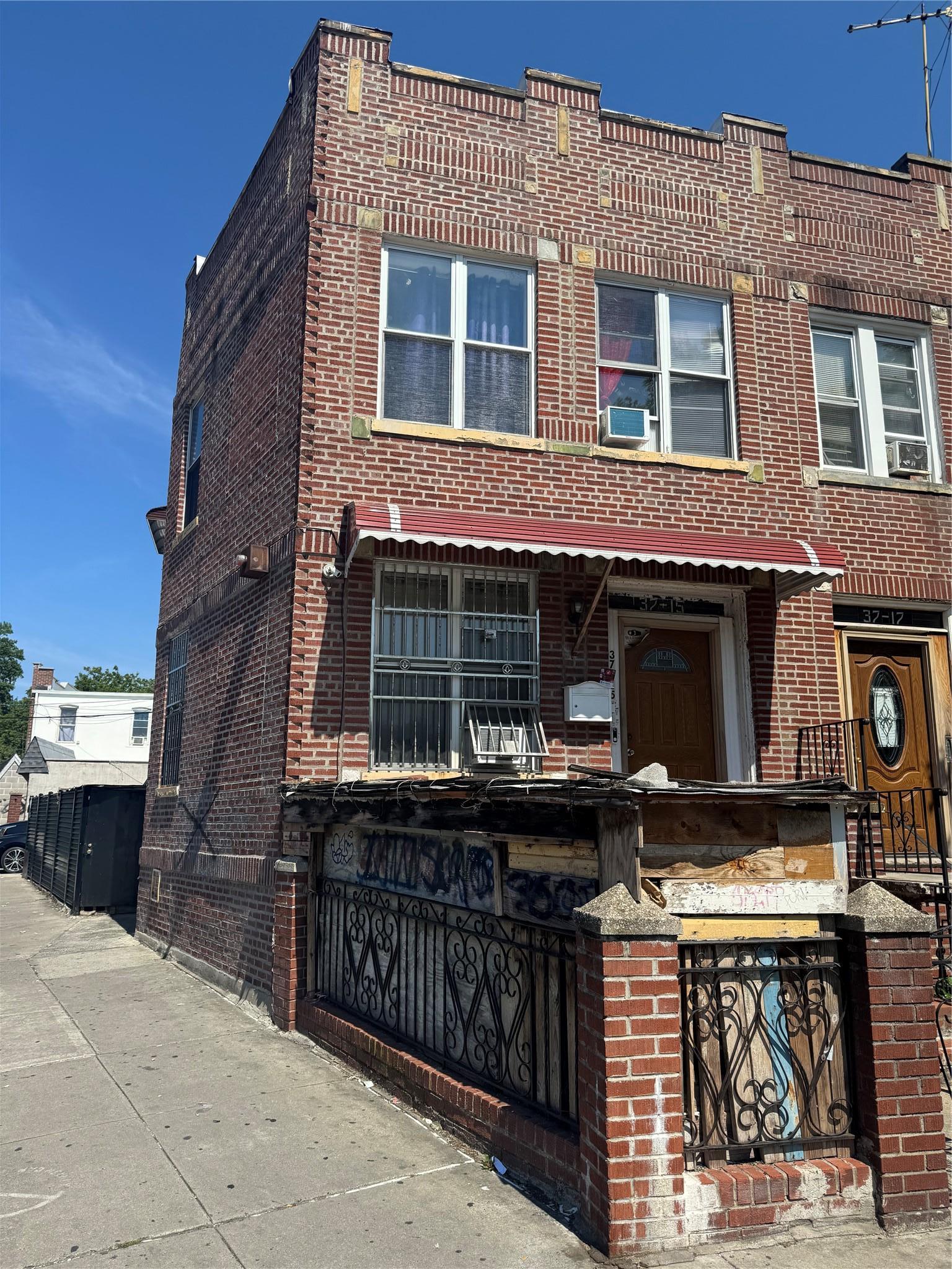 Single Family 93rd  Queens, NY 11372, MLS-885709-2