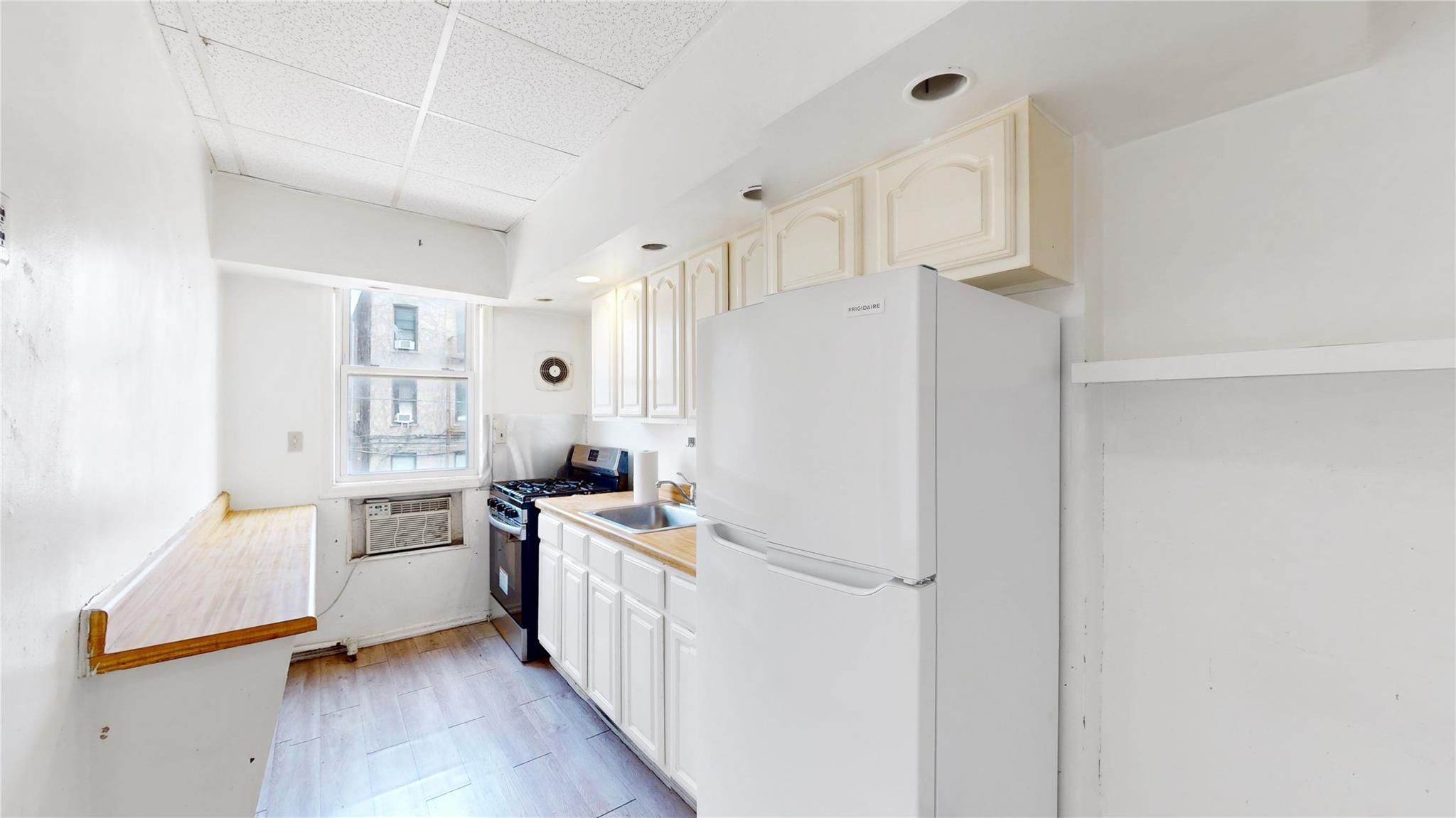 Single Family 40th  Queens, NY 11104, MLS-885751-18