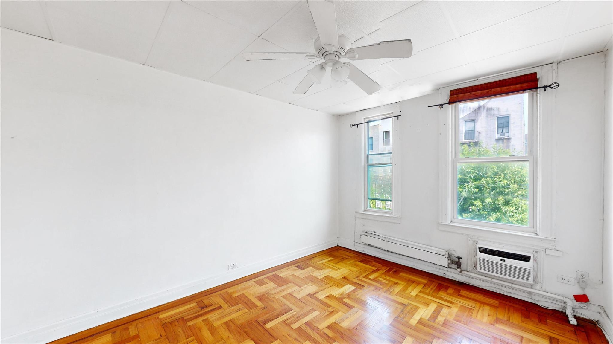 Single Family 40th  Queens, NY 11104, MLS-885751-22
