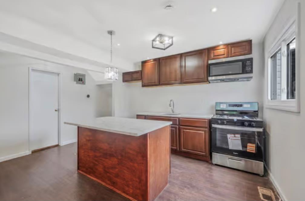 Single Family 161st  Queens, NY 11434, MLS-885767-31