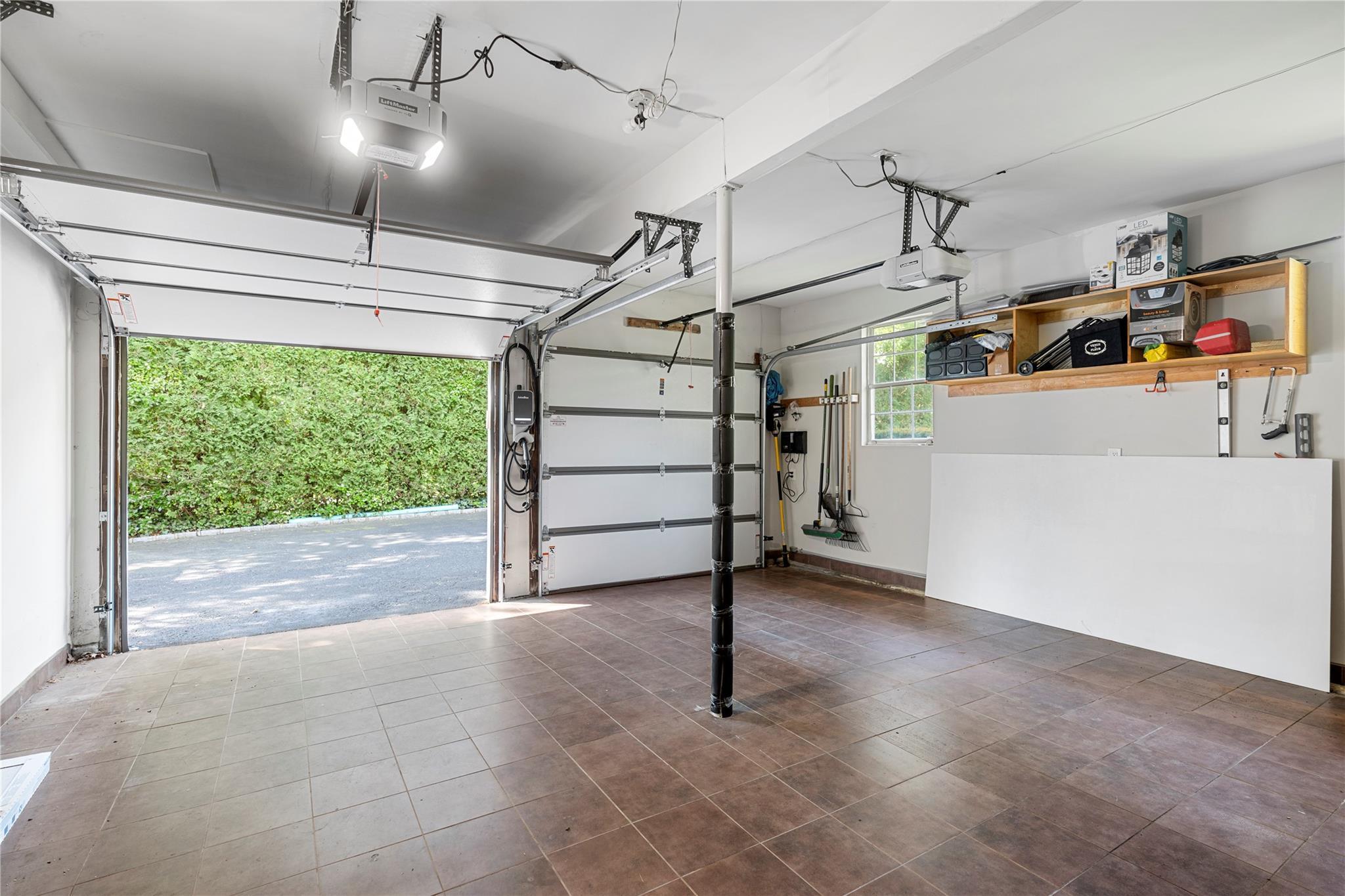 Single Family Faulkner Suffolk County, NY 11746, MLS-885773-12