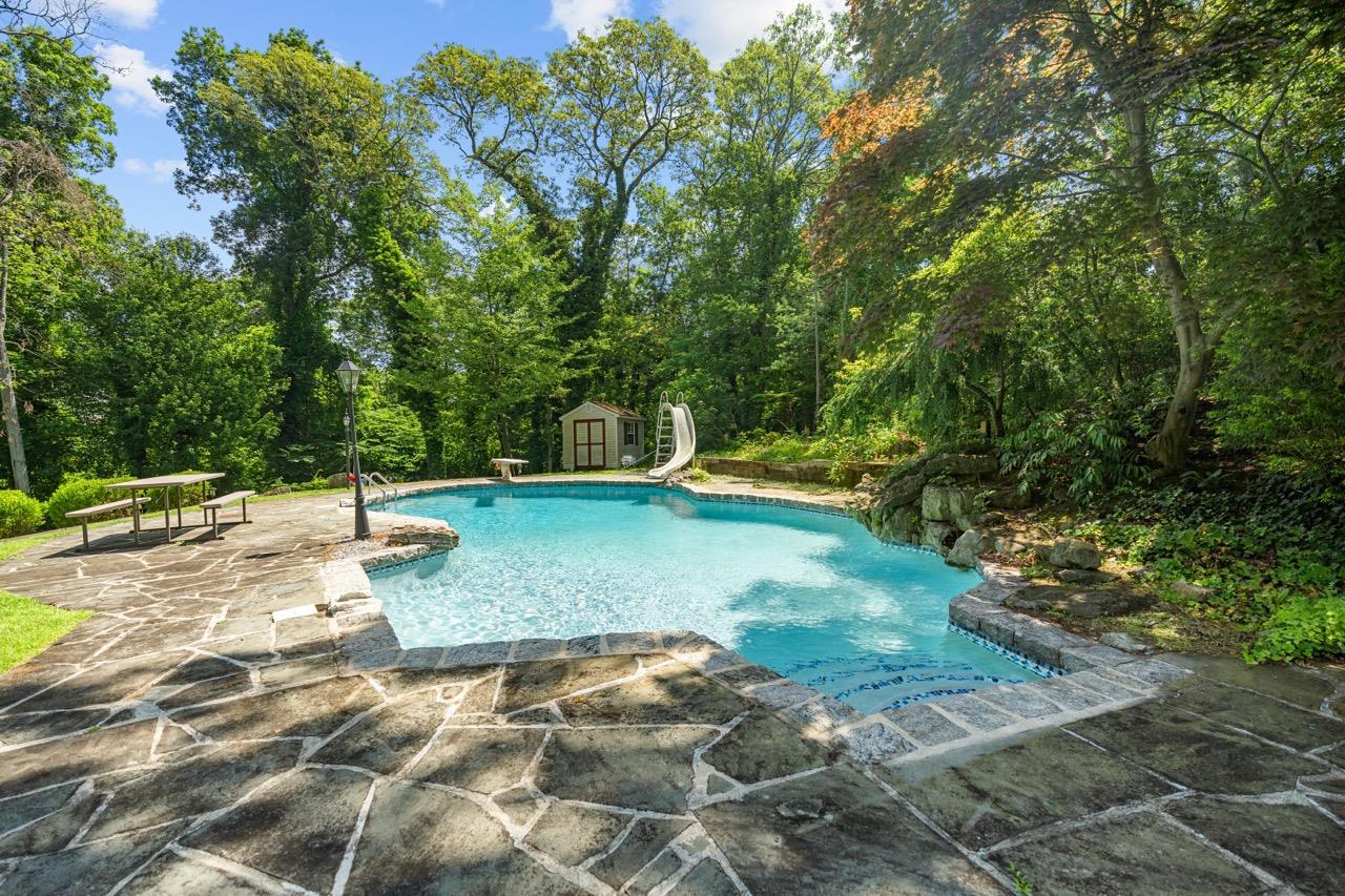 Single Family Faulkner  Suffolk County, NY 11746, MLS-885773-27