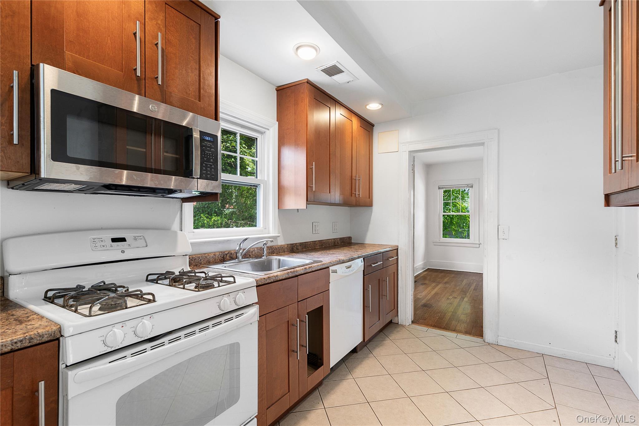 Single Family Roosevelt Westchester County, NY 10580, MLS-885778-12