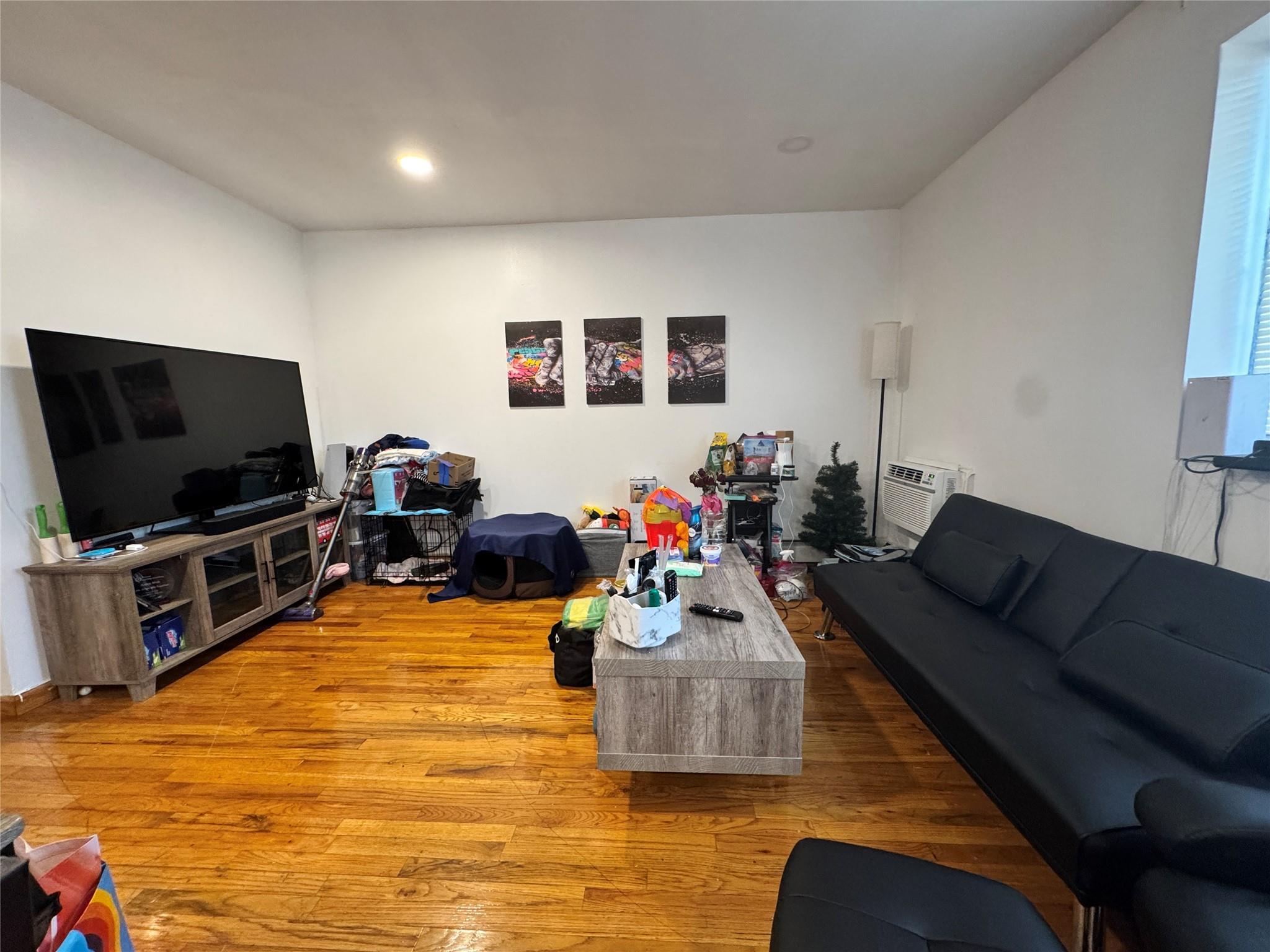 Single Family 159th  Queens, NY 11358, MLS-885810-18