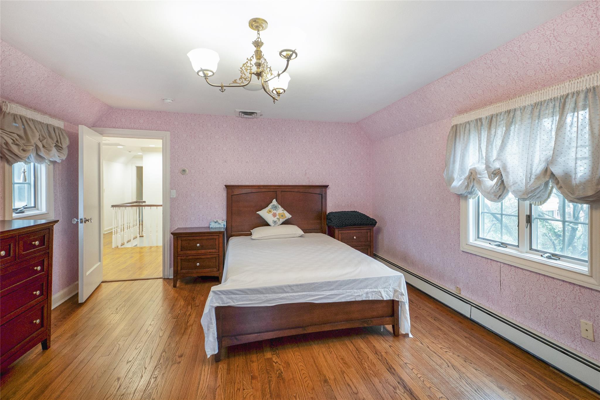 Single Family Sussex Nassau County, NY 11020, MLS-885867-14