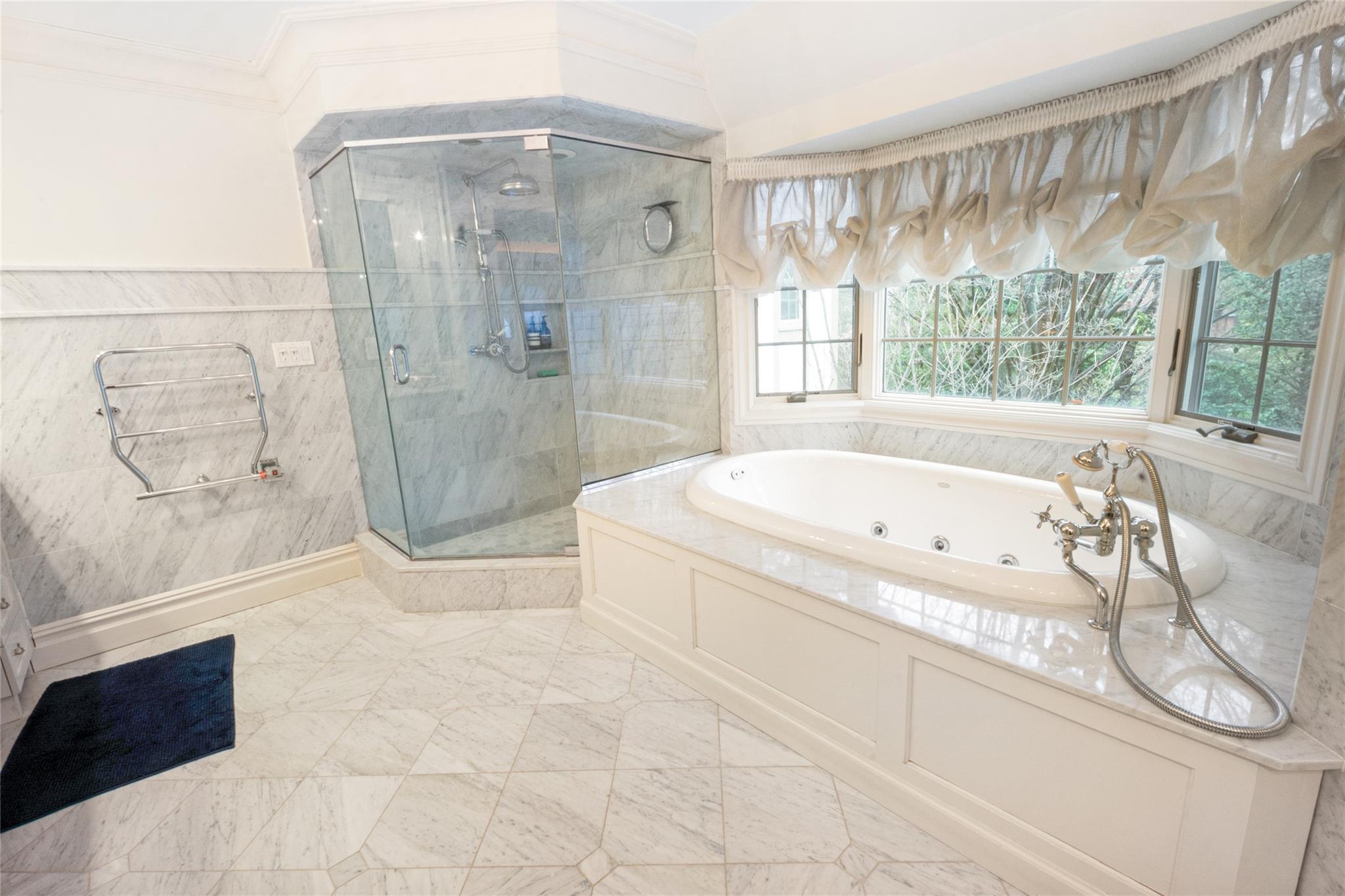 Single Family Sussex Nassau County, NY 11020, MLS-885867-17