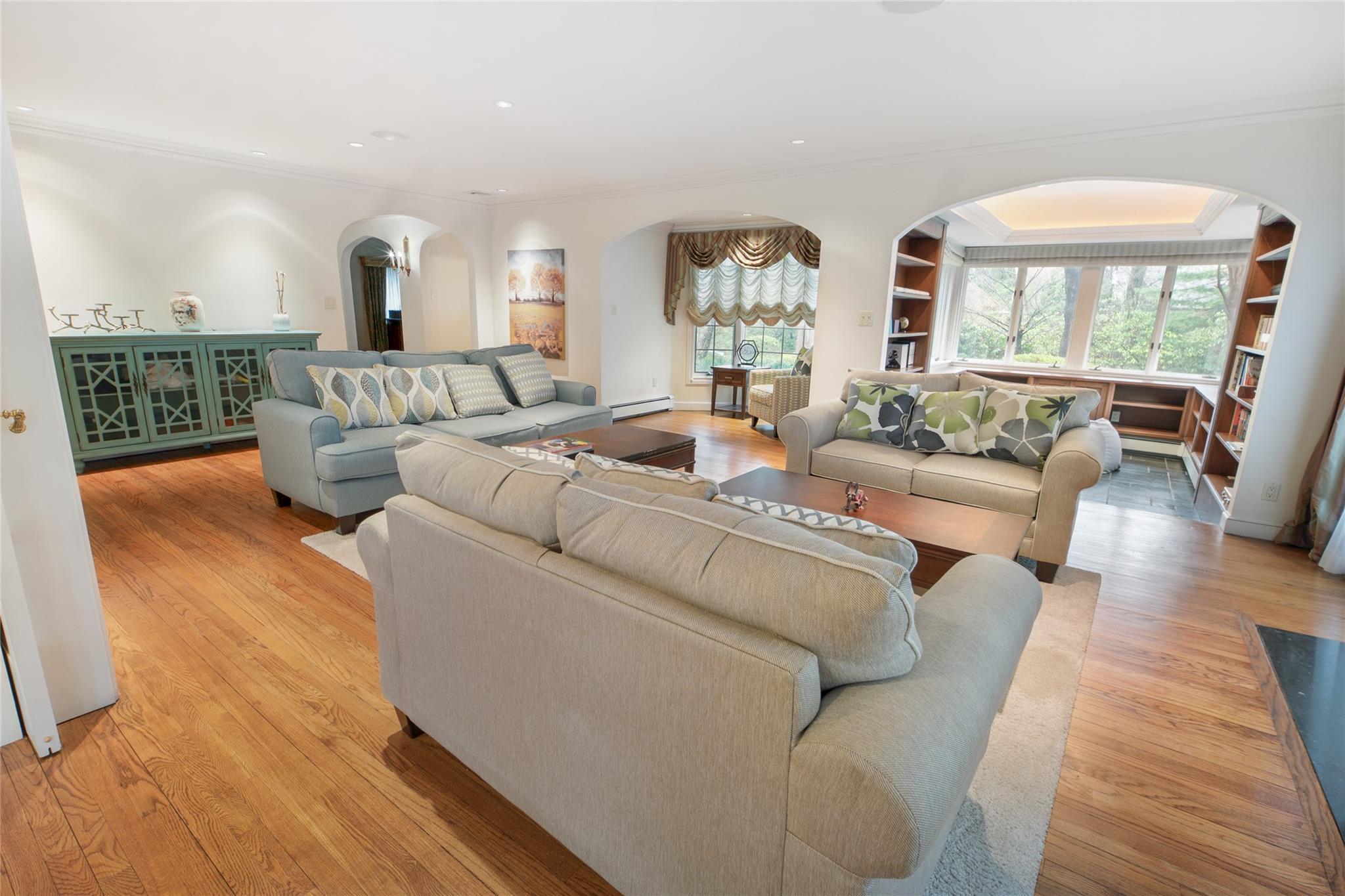 Single Family Sussex Nassau County, NY 11020, MLS-885867-6