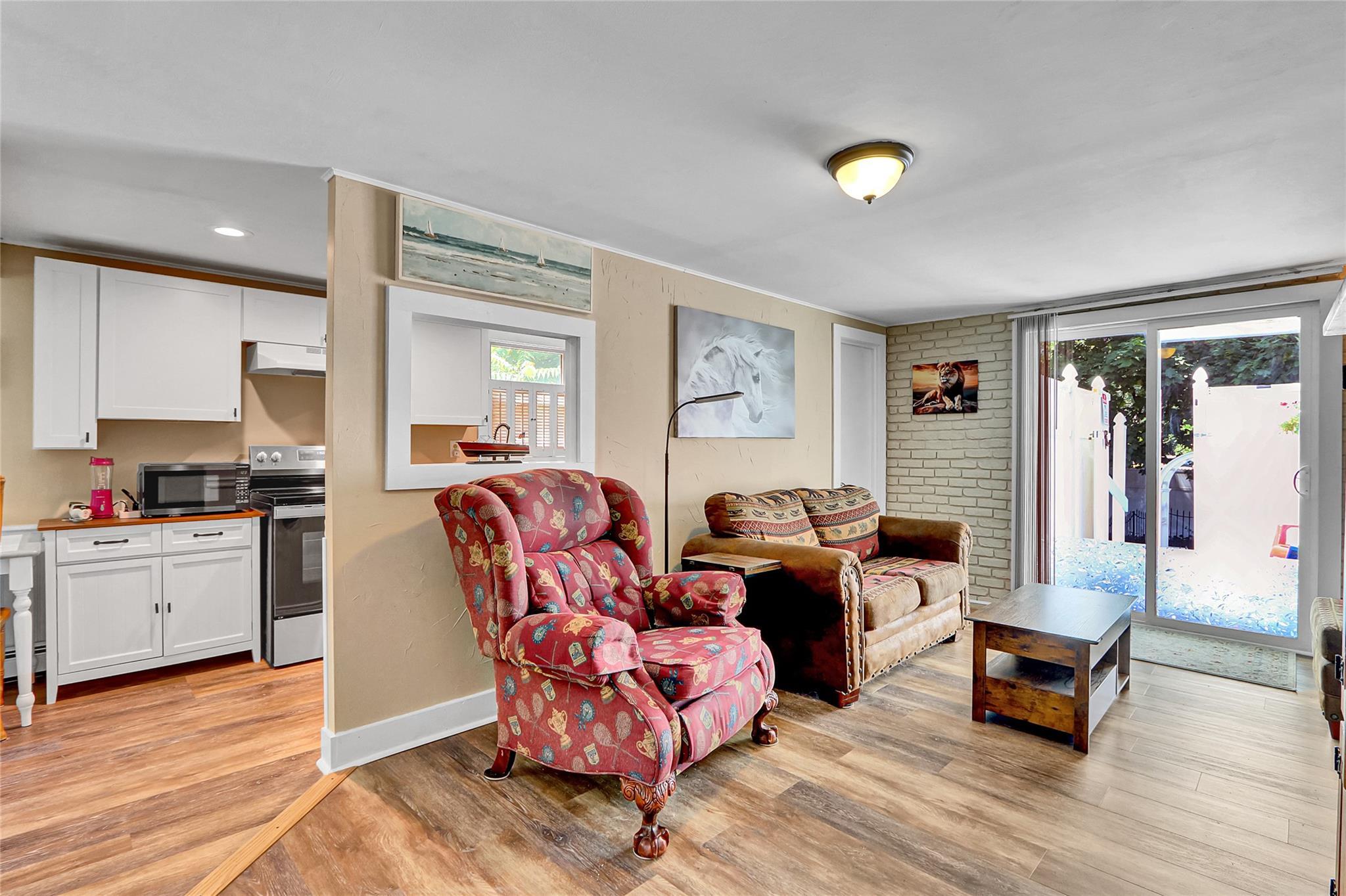 Single Family Dewey  Suffolk County, NY 11776, MLS-885898-10