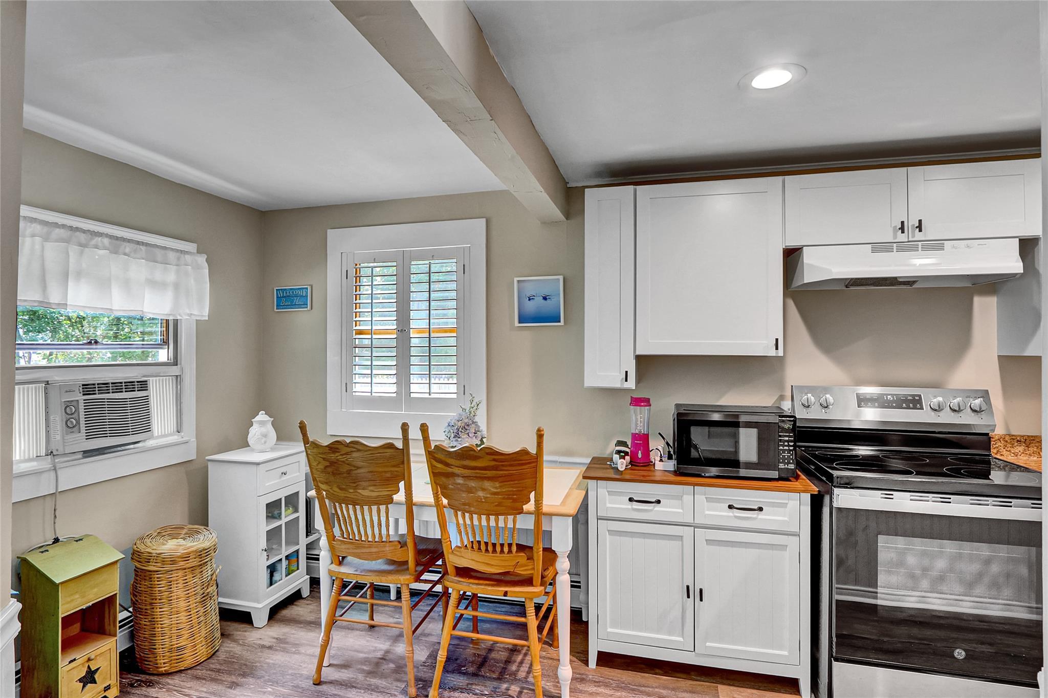 Single Family Dewey  Suffolk County, NY 11776, MLS-885898-11