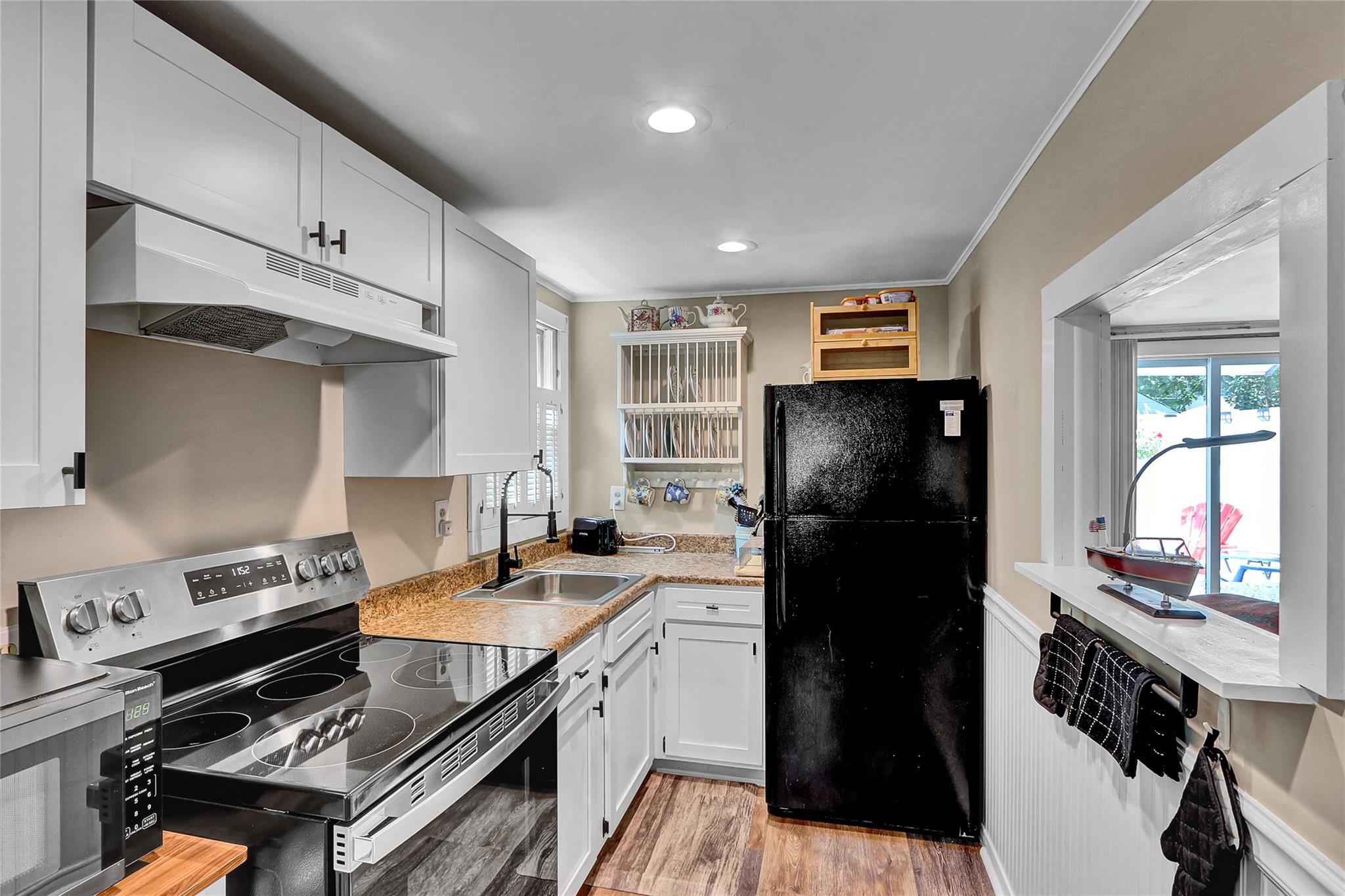 Single Family Dewey  Suffolk County, NY 11776, MLS-885898-12