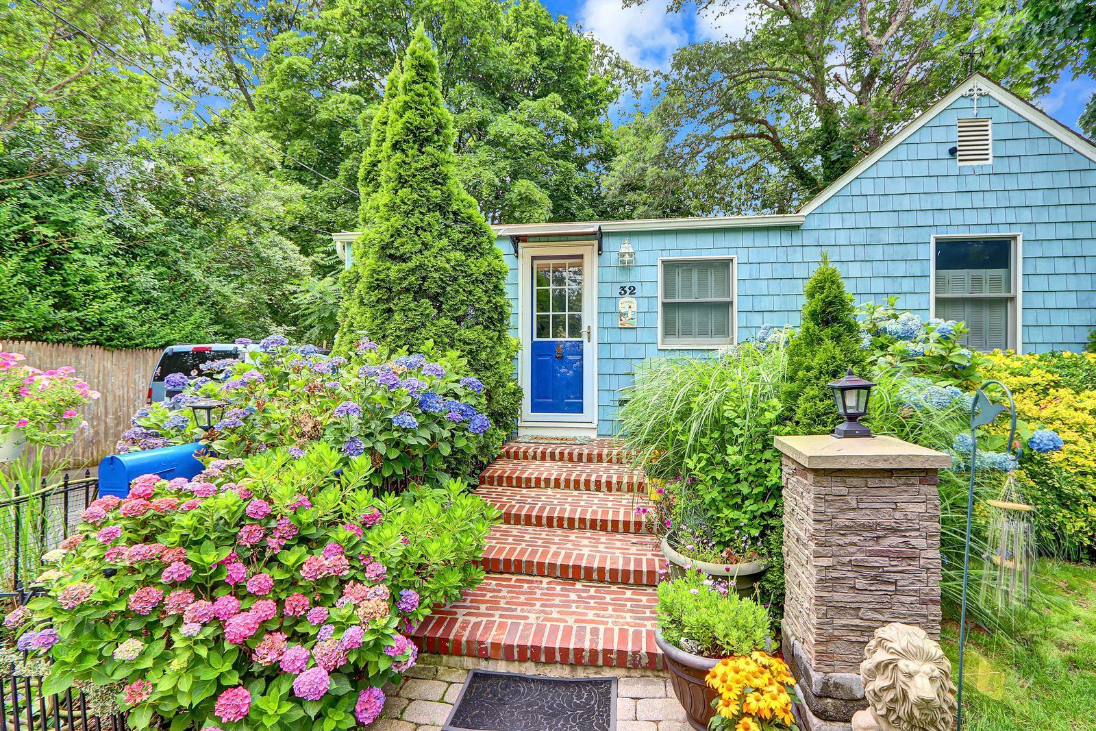 Single Family Dewey  Suffolk County, NY 11776, MLS-885898-4