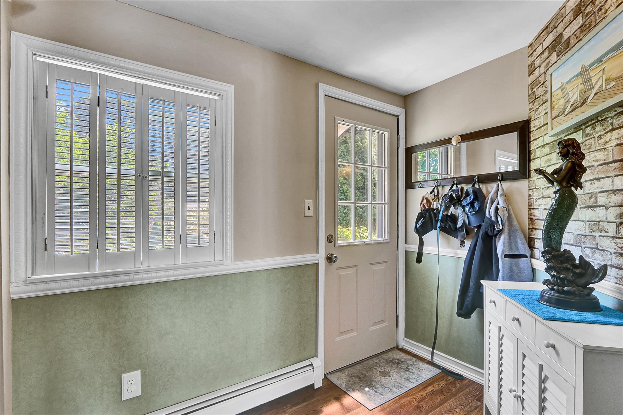 Single Family Dewey  Suffolk County, NY 11776, MLS-885898-8