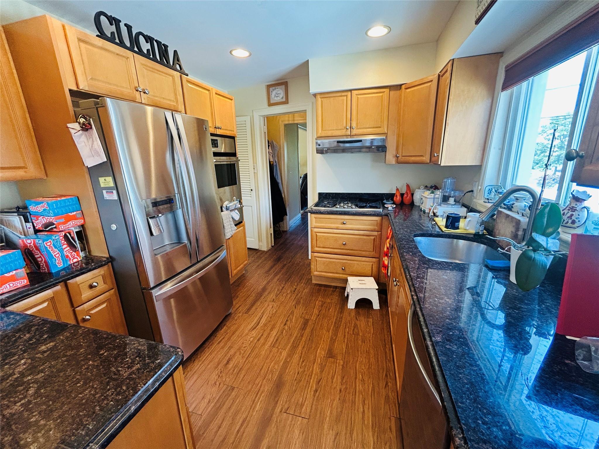 Single Family Newport  Queens, NY 11694, MLS-885908-3