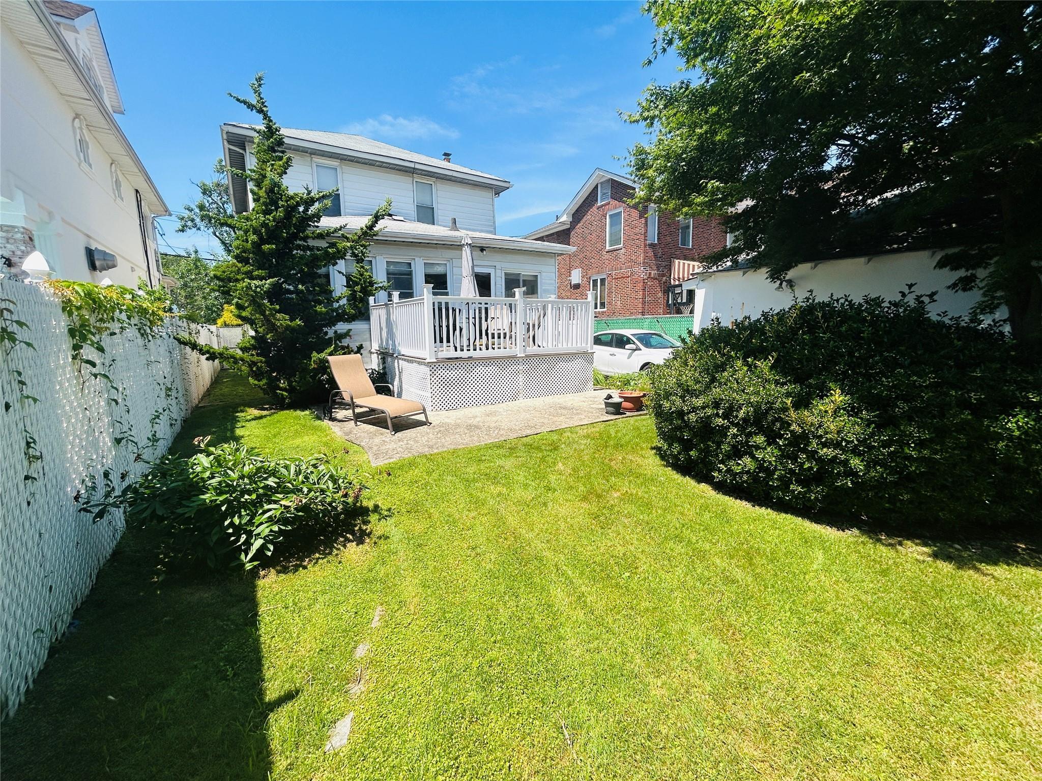 Single Family Newport  Queens, NY 11694, MLS-885908-6